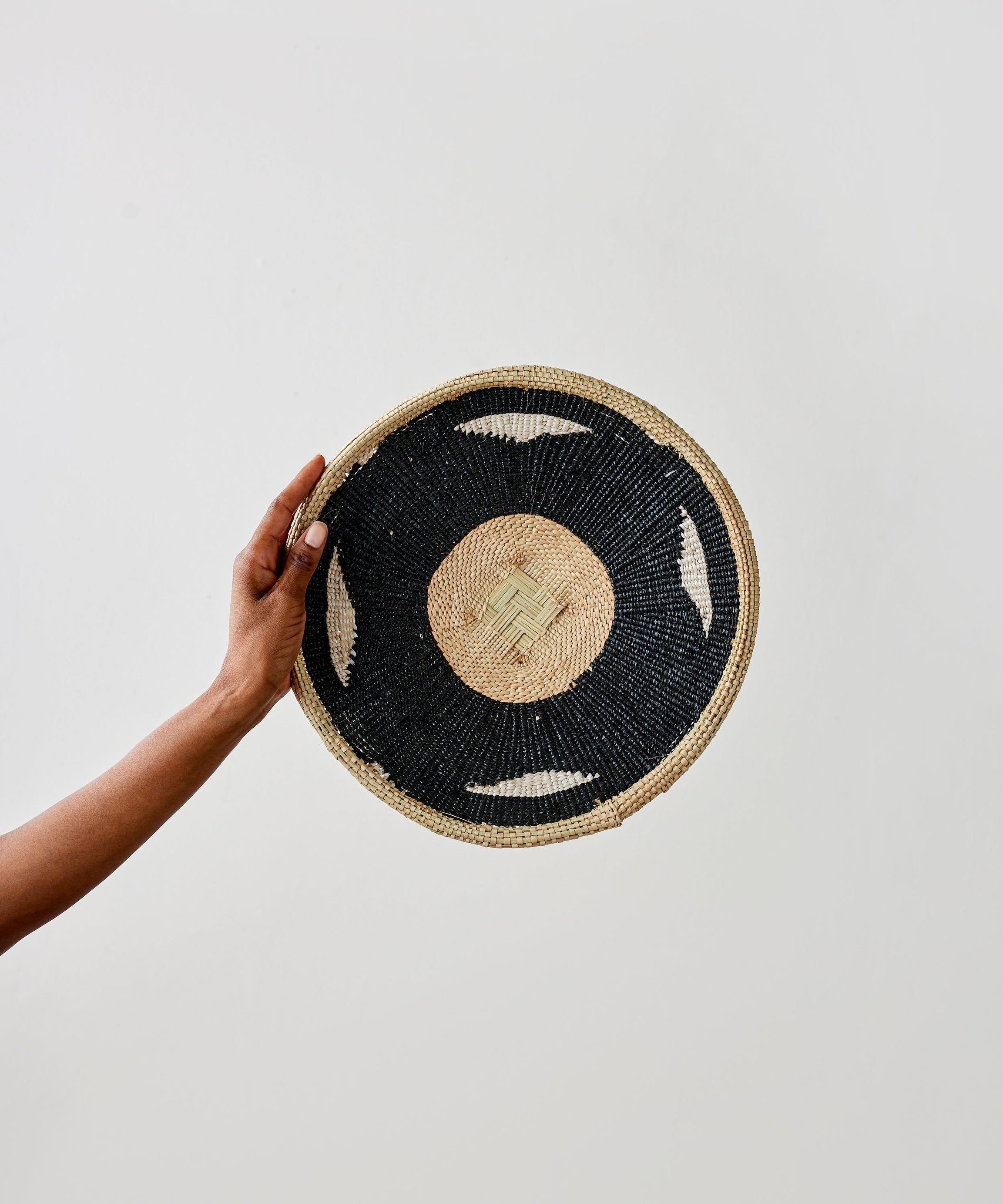 Nolyia Black Flat Basket