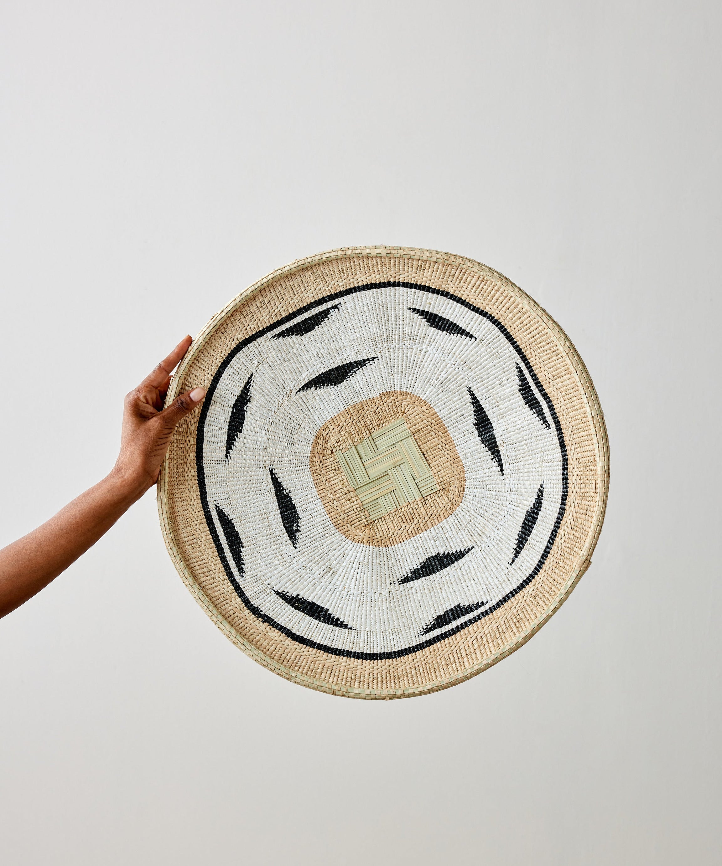 Nolyia White Flat Basket