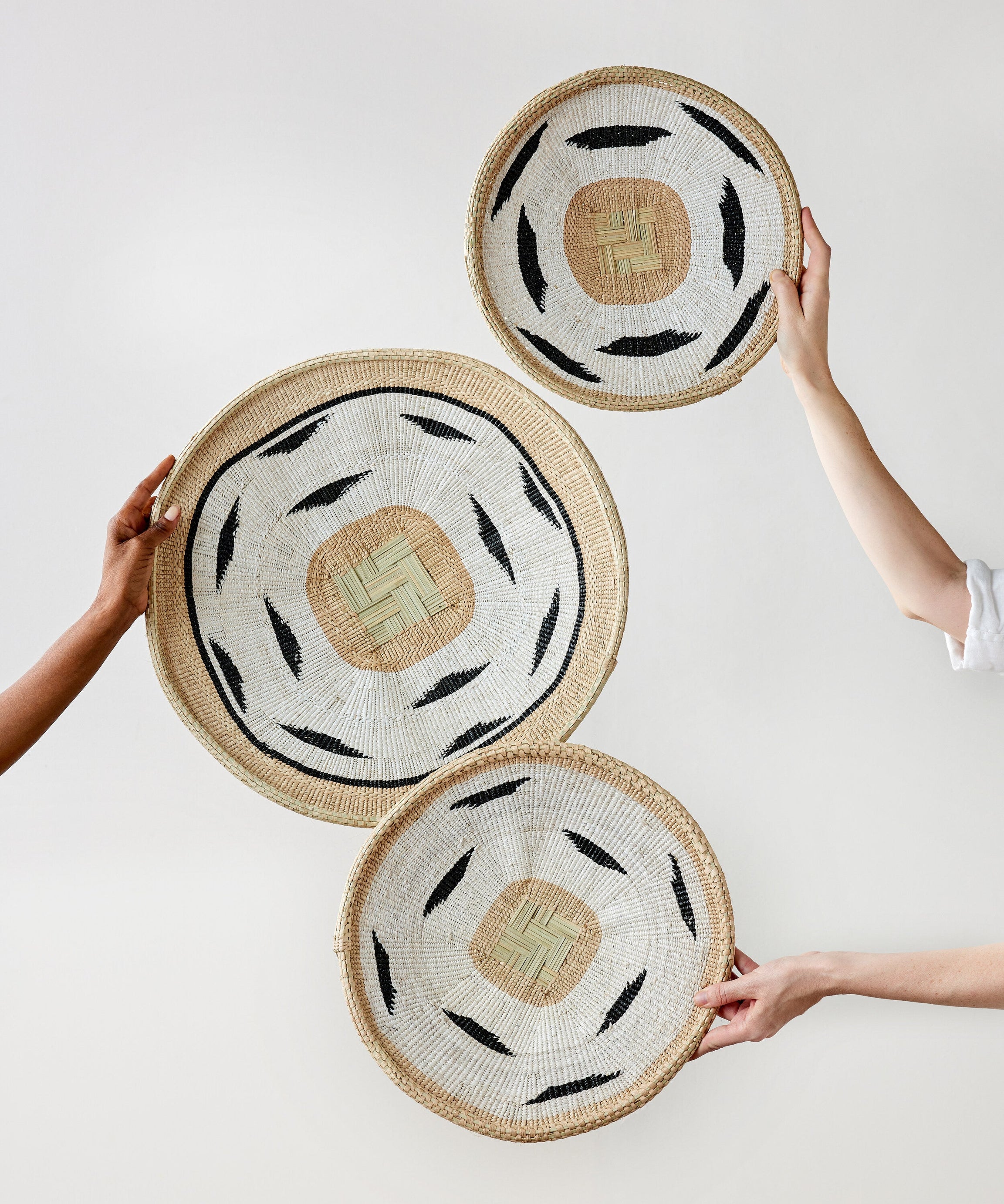 Nolyia White Flat Basket