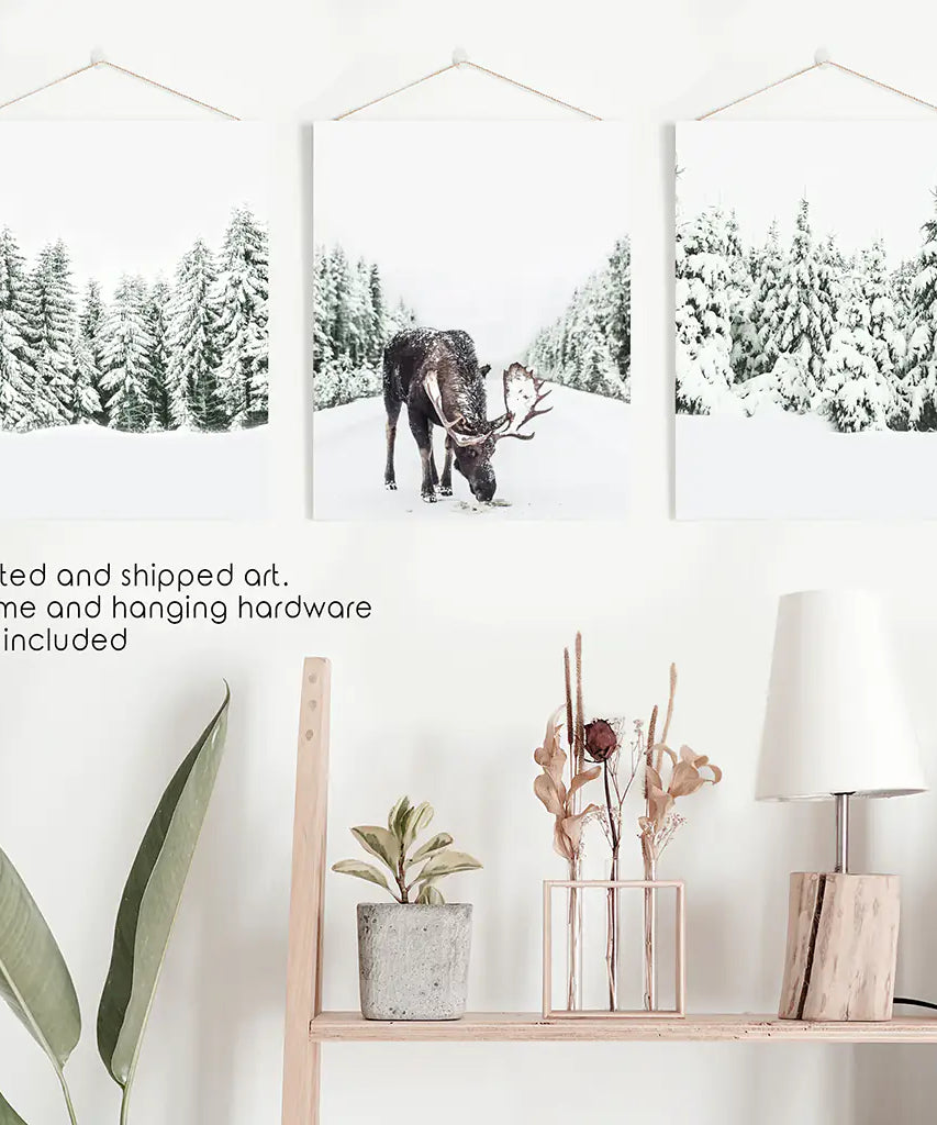 Nordisches Winter-Wandbild 3er-Set. Verschneiter Wald und Elch