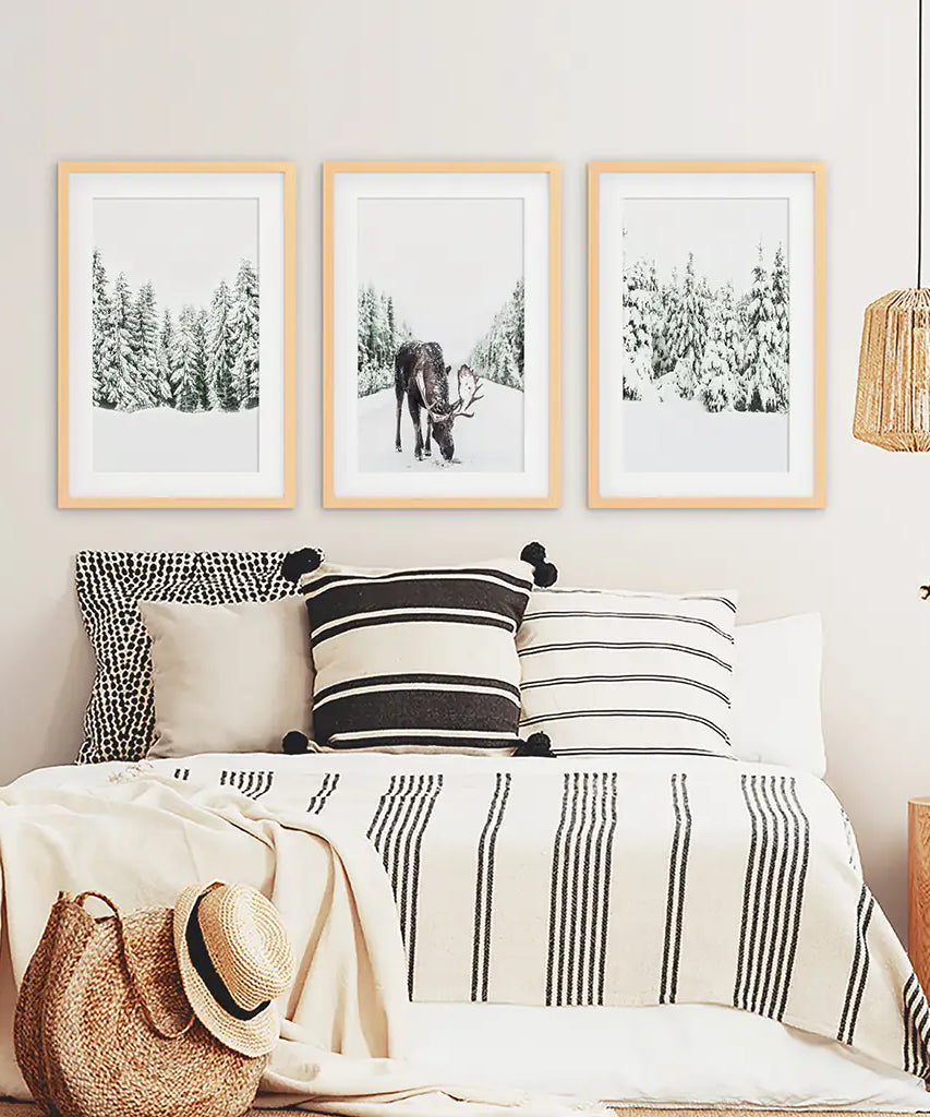 Nordisches Winter-Wandbild 3er-Set. Verschneiter Wald und Elch