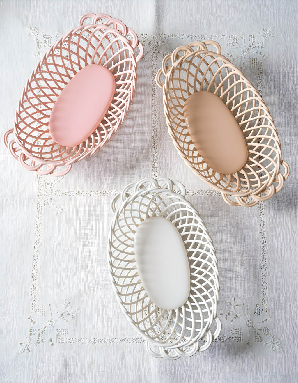 Ceramic Oval Basket – Hand-Woven Dish in White, Beige & Pink Glazed Porcelain