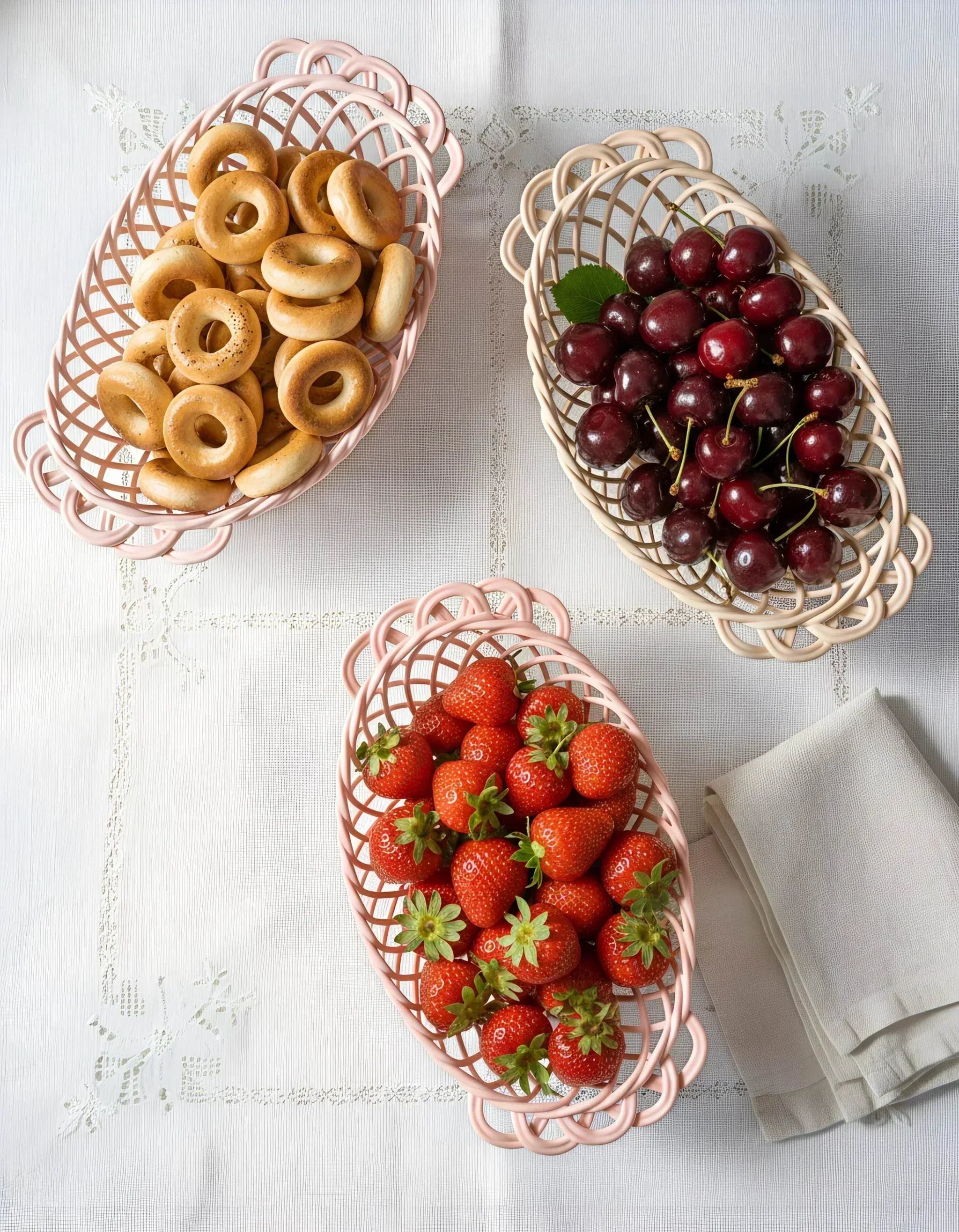 Ceramic Oval Basket – Hand-Woven Dish in White, Beige & Pink Glazed Porcelain