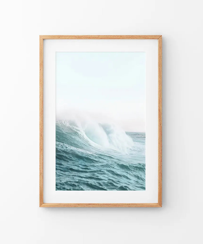 Großer pastellblauer Wellen-Kunstdruck. Maritimes Thema