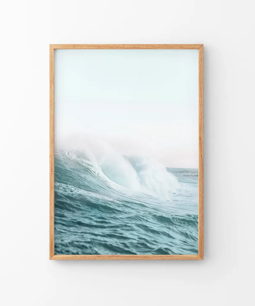 Großer pastellblauer Wellen-Kunstdruck. Maritimes Thema