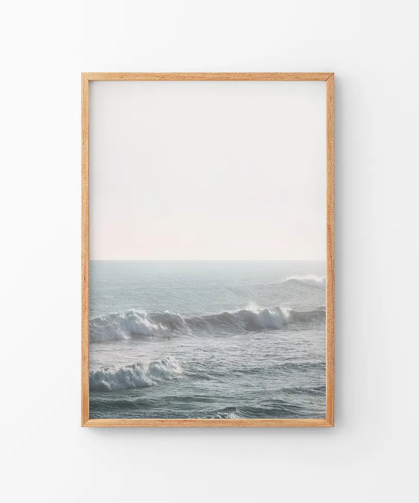 Druck: Rosa Sonnenuntergang und Meereswellen. Wandkunst für die Küste