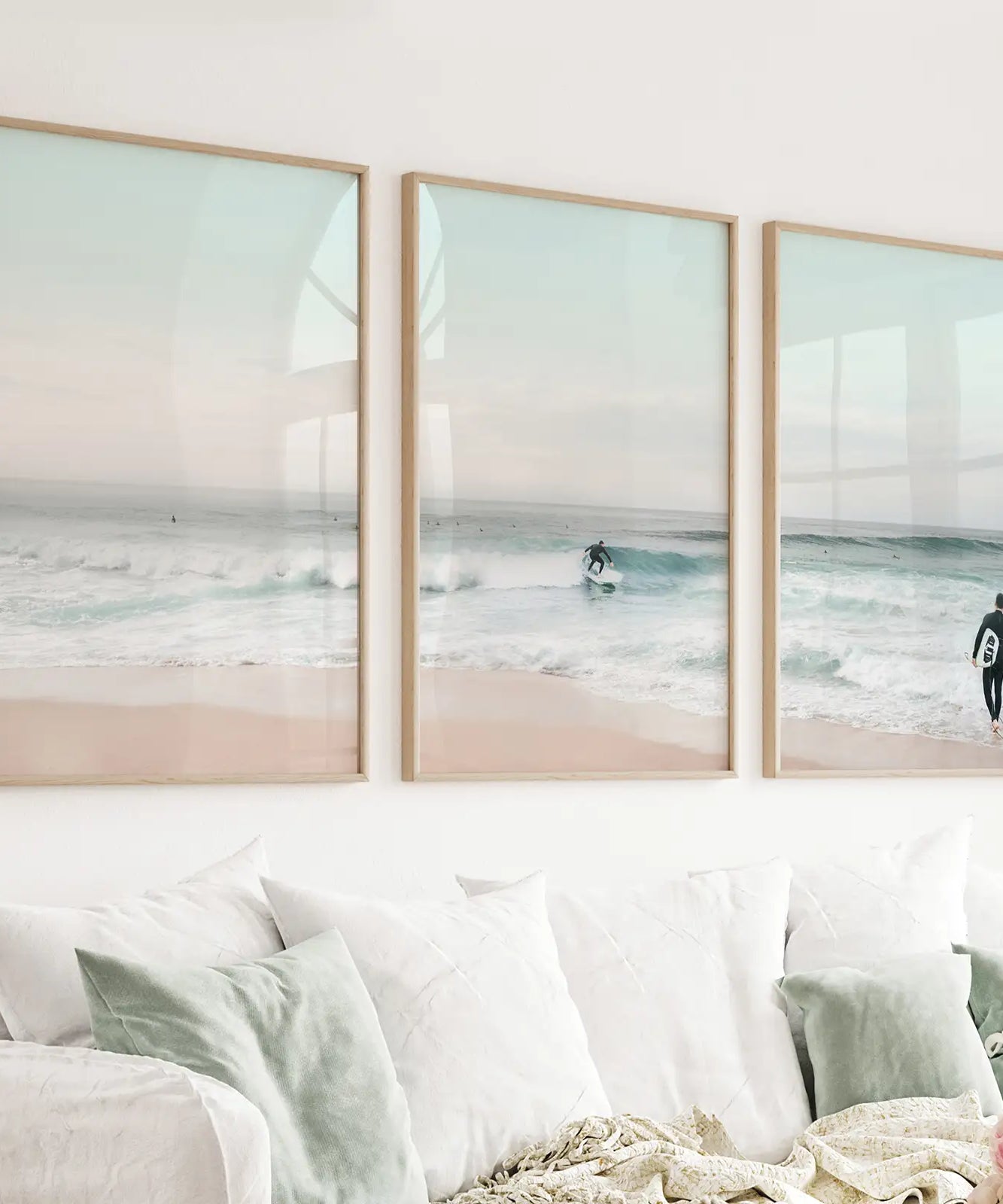 Ocean Beach Surf Kunstdrucke. Wandkunst in Türkis- und Rosatönen