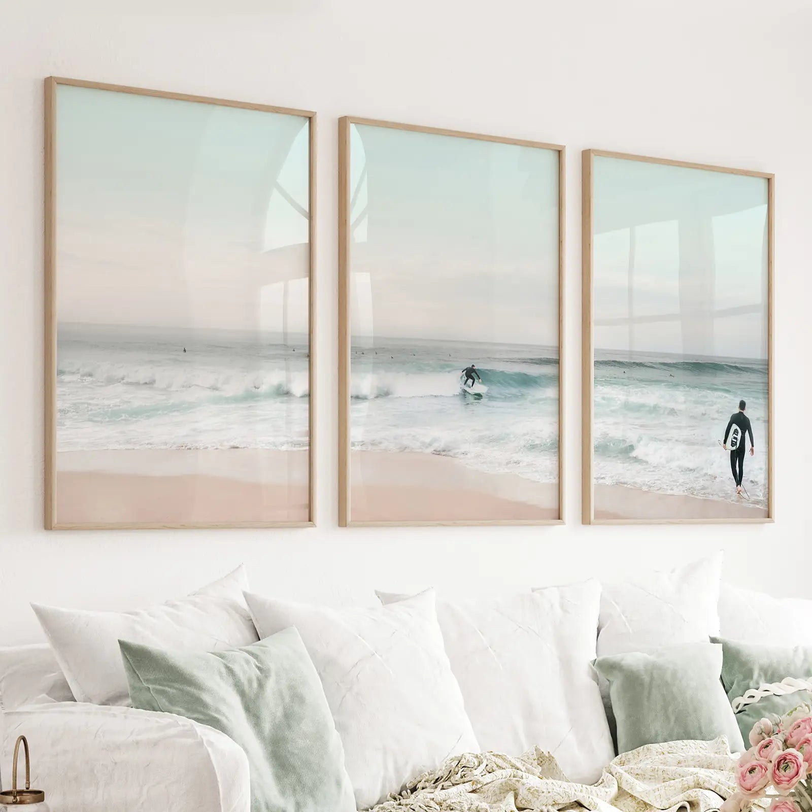 Ocean Beach Surf Kunstdrucke. Wandkunst in Türkis- und Rosatönen