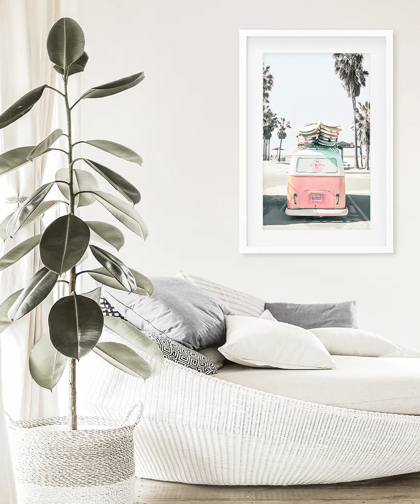 Pinker Vintage Van Kunstdruck. Tropisches Sommer Surfing Wandbild