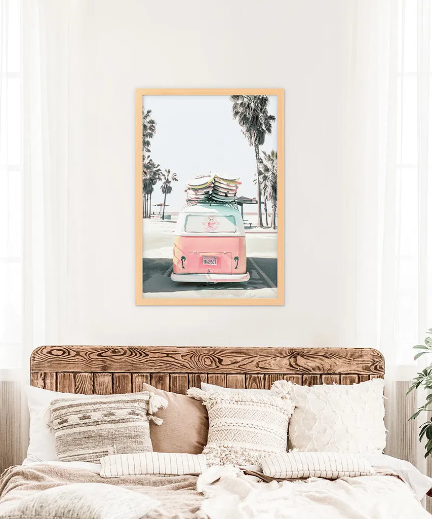 Pinker Vintage Van Kunstdruck. Tropisches Sommer Surfing Wandbild