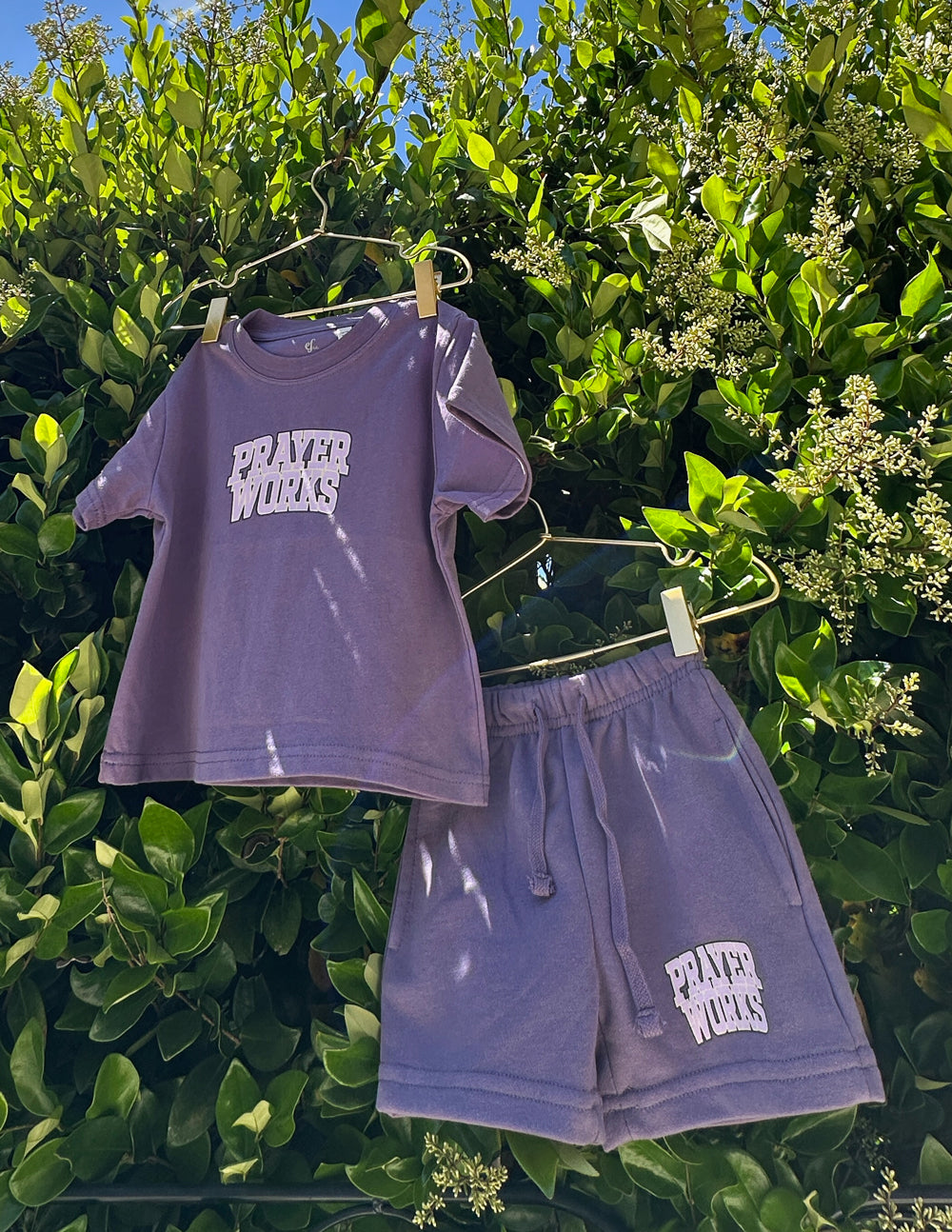 Gebet Wirkt Kinder-T-Shirt