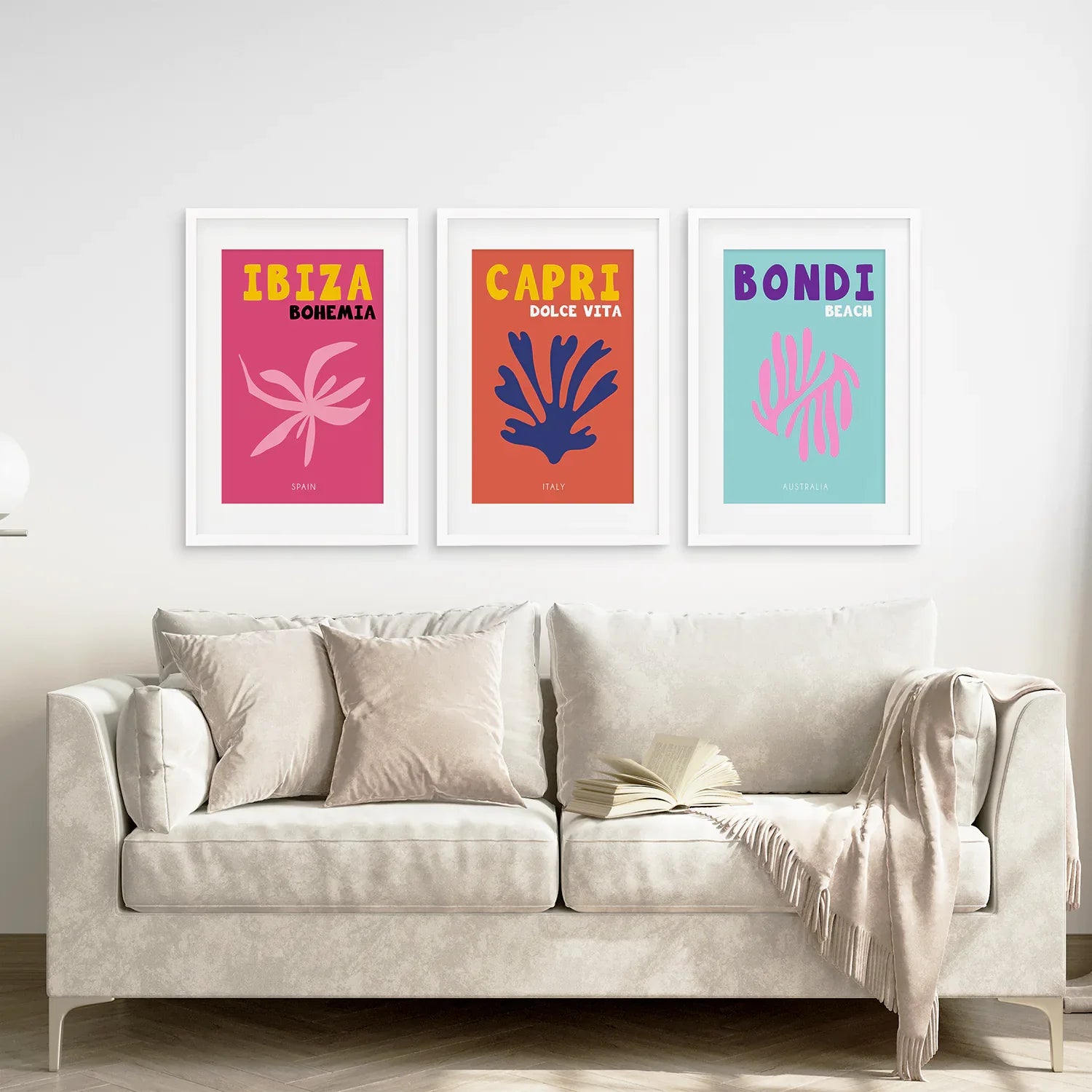 3-teiliges, modernes Wandbild-Set zum Thema Reisen. Italien, Australien, Spanien