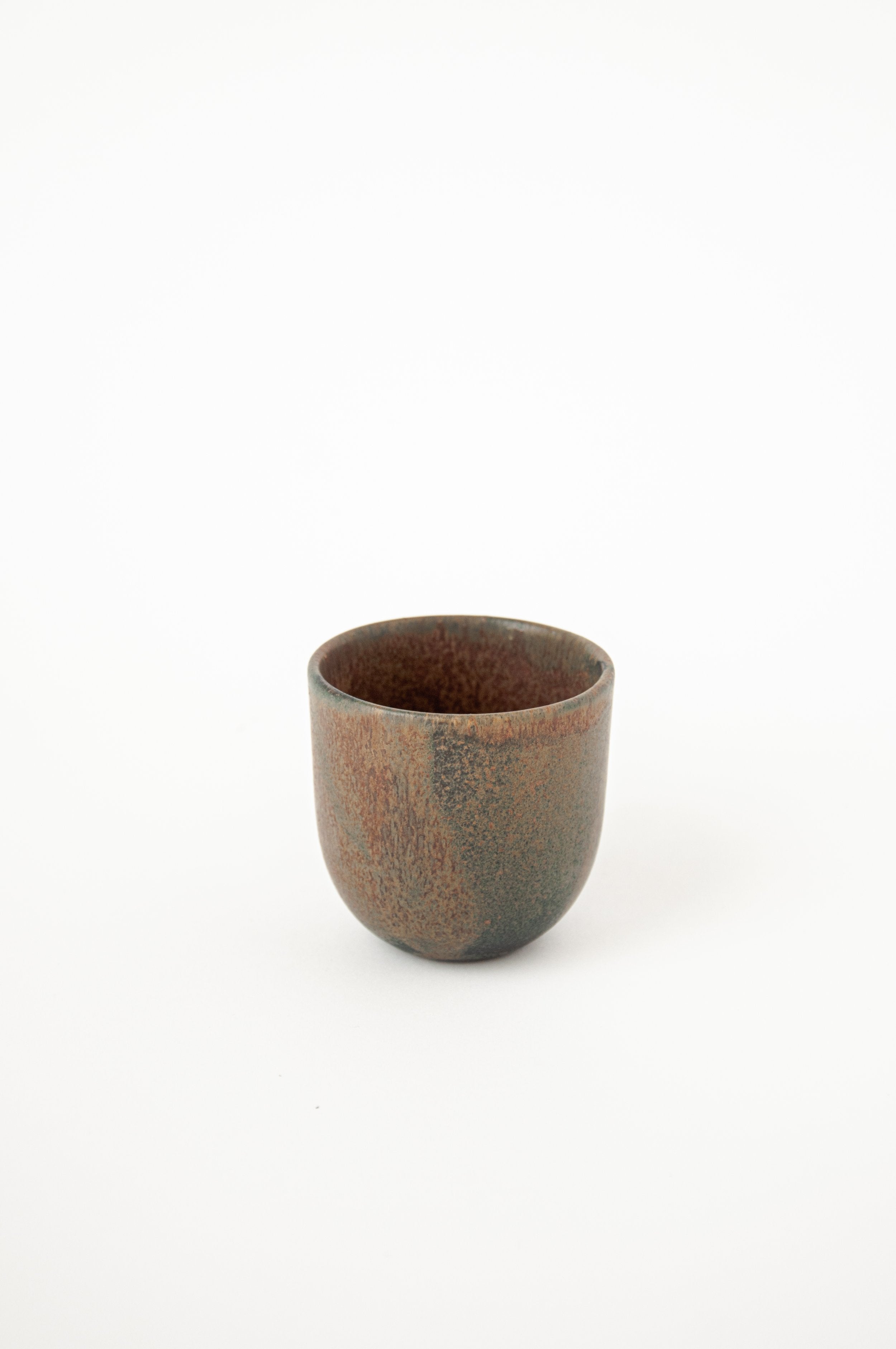 Espressotasse aus Steingut, Rostfarben