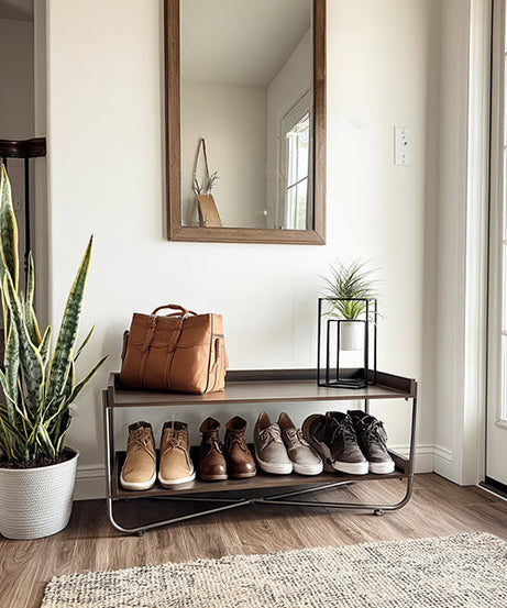 Modernes Schuhregal aus Holz und Metall