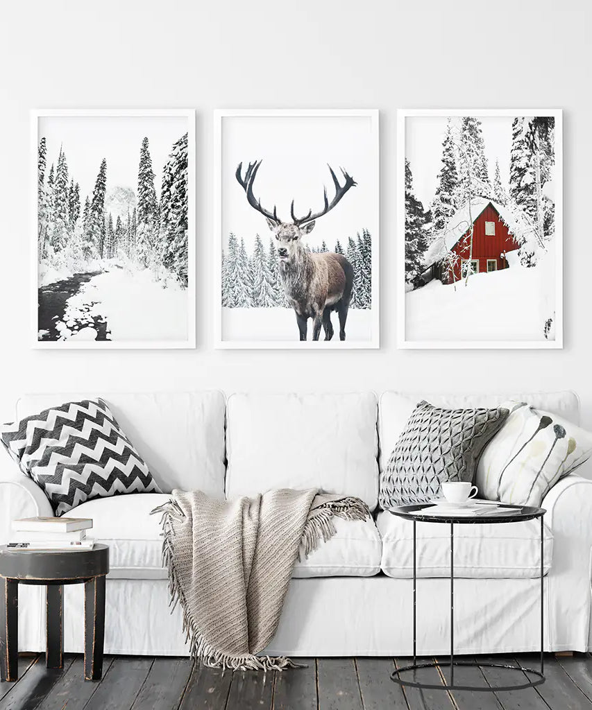 Weihnachtliche Wandbilder. Rote Blockhütte, Hirsch