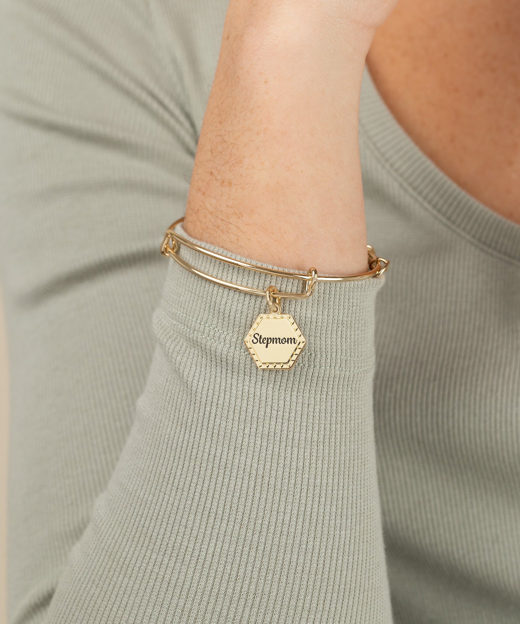 Stepmom 'You're In My Heart Forever' Charm Bangle