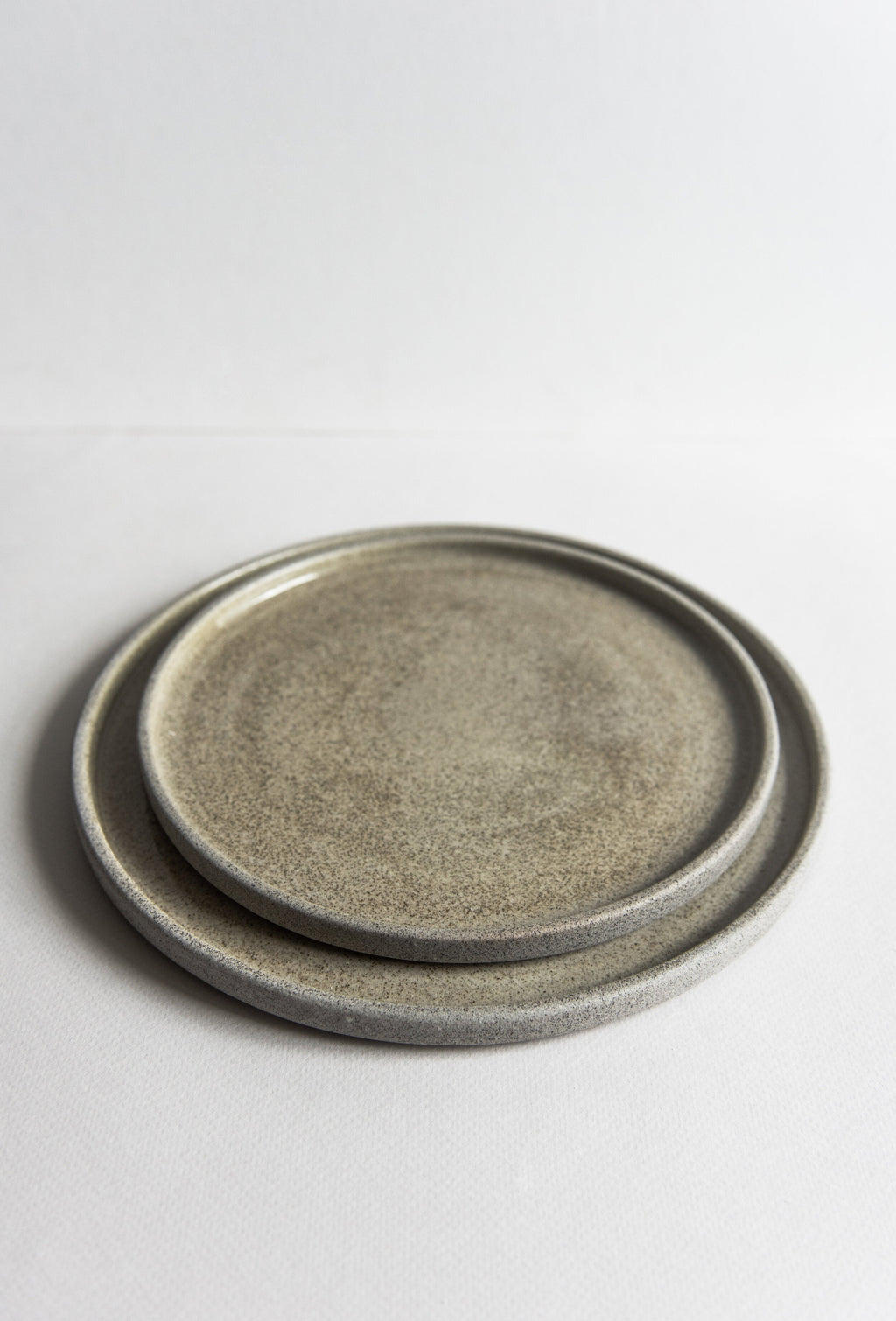 Stoneware Dinner Plates "Concrete"