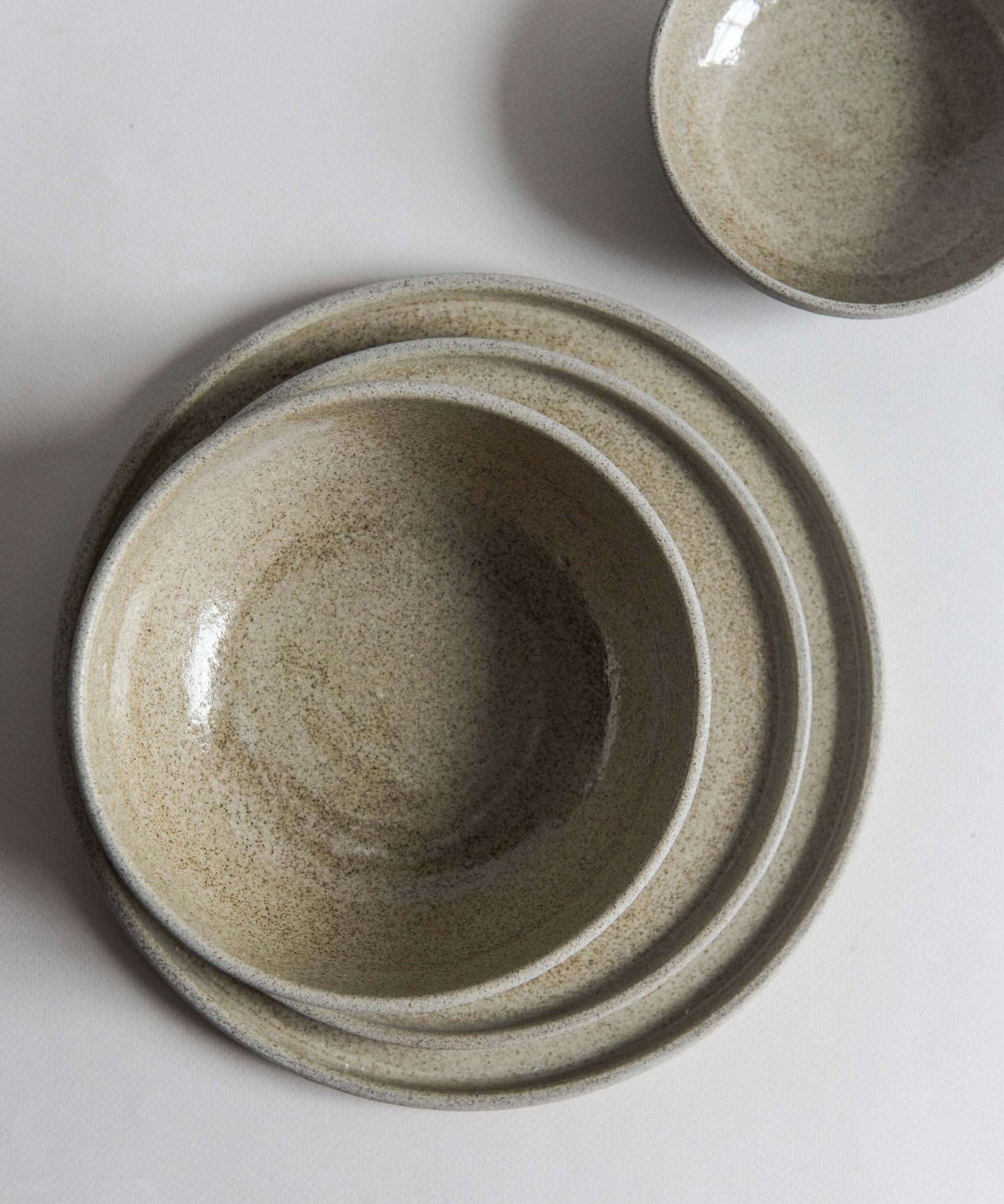 Steingut-Essteller „Beton“
