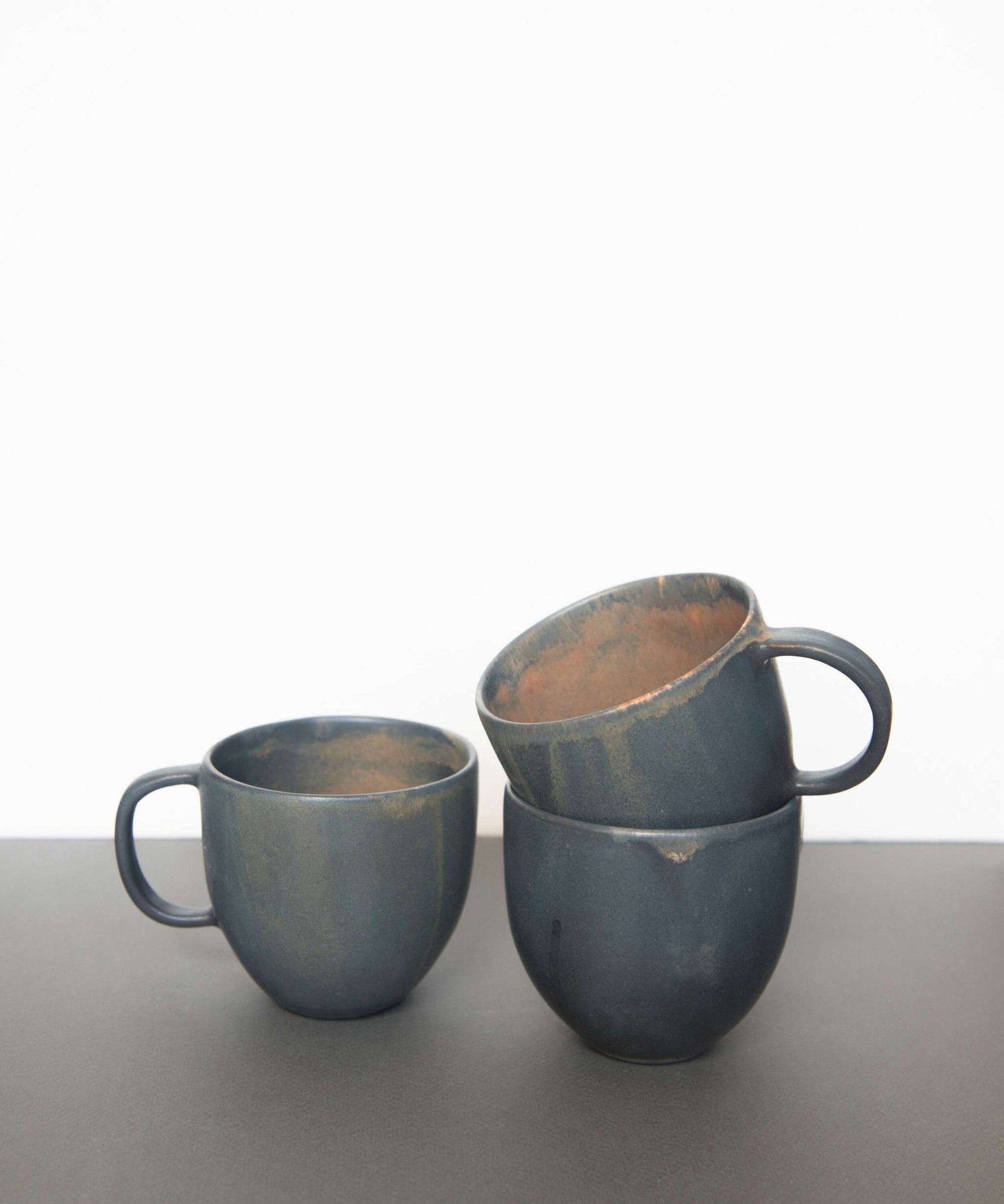 Kaffeetasse aus Steingut, Rostfarben