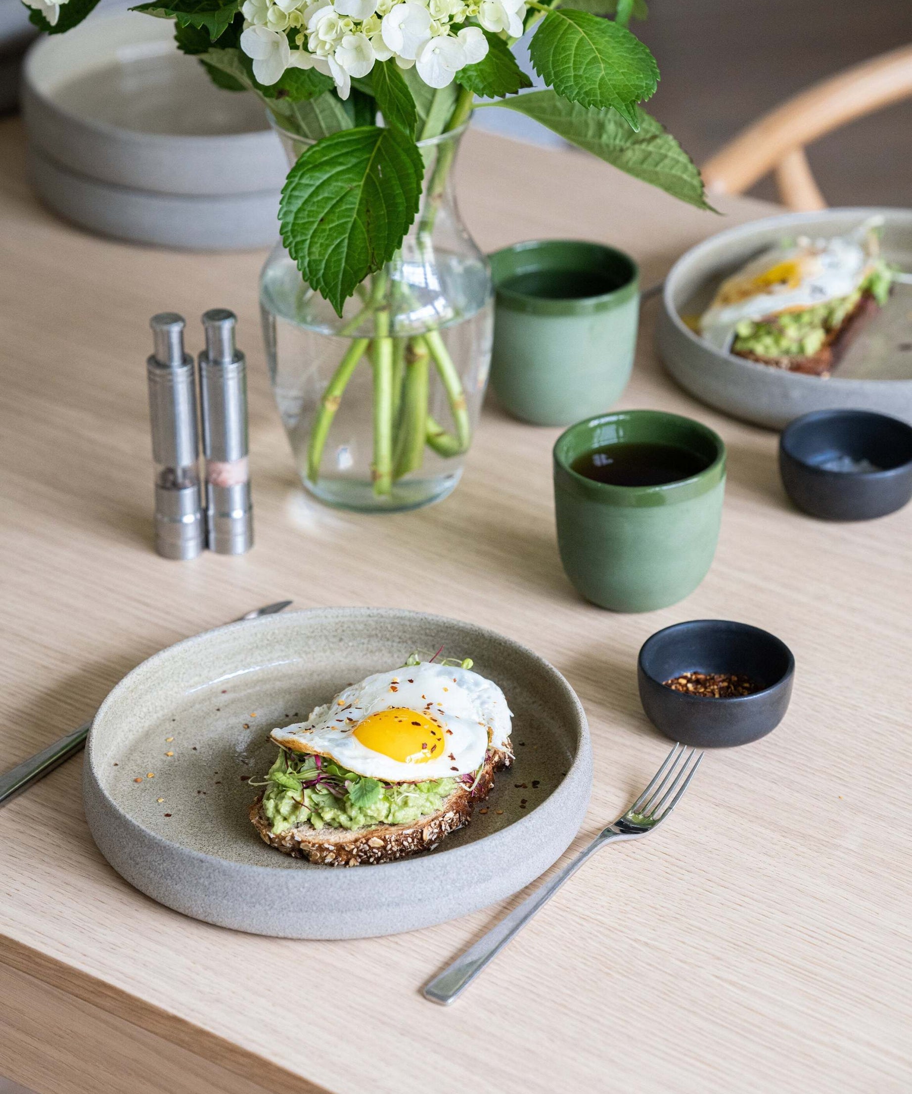 Handmade Stoneware Dinner Plates with High Sides "Concrete"