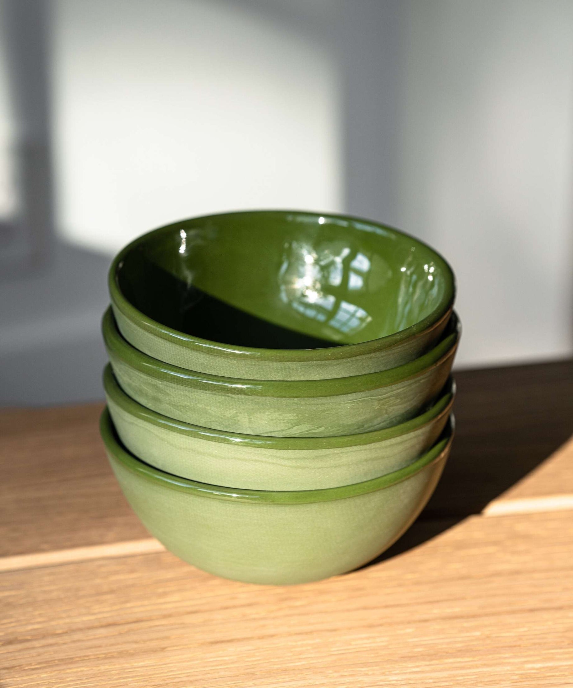 Handgemachte Porzellanschale. Grün