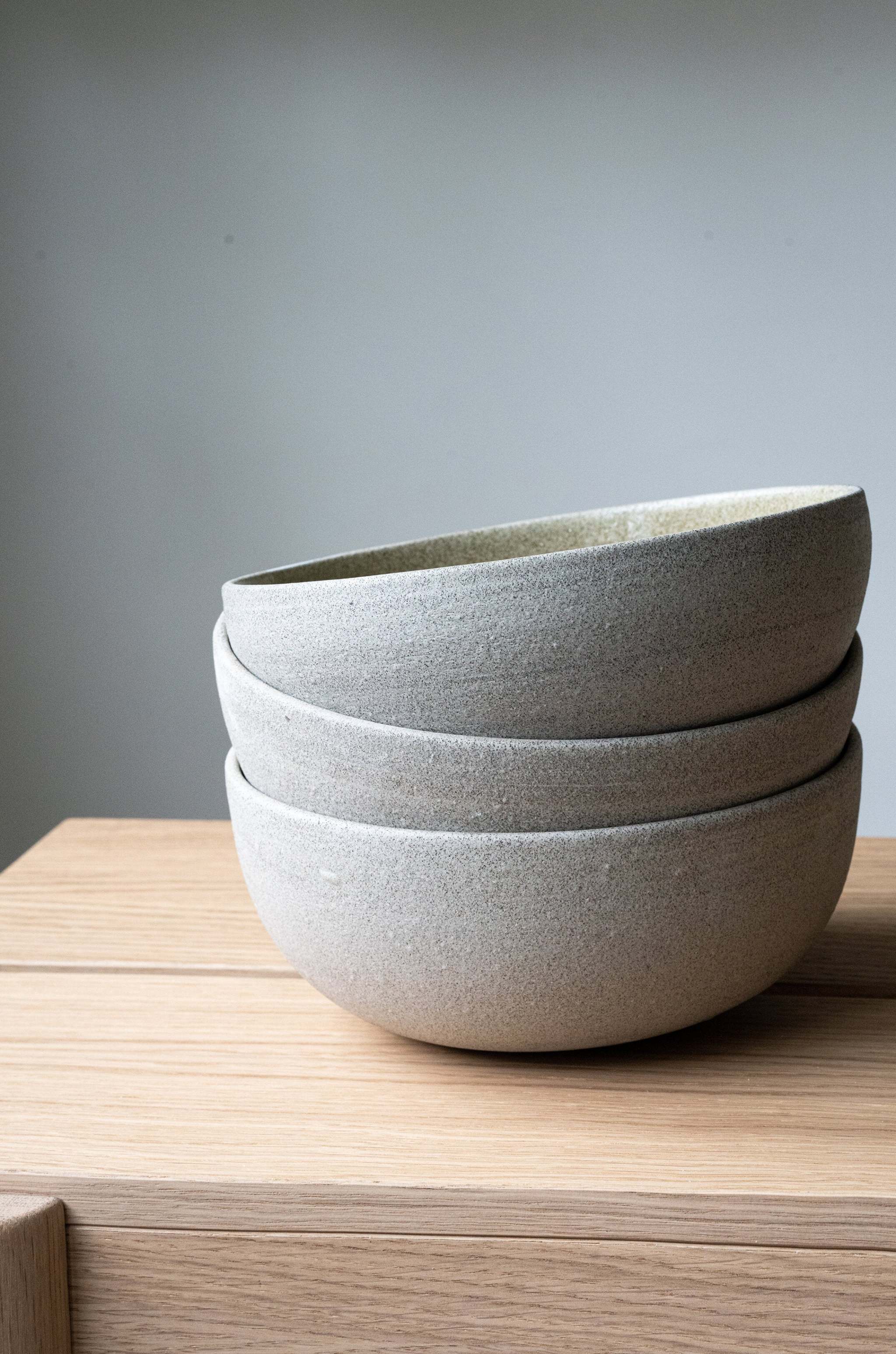 Handgemachte Steingut Ramen-Schale "Concrete"