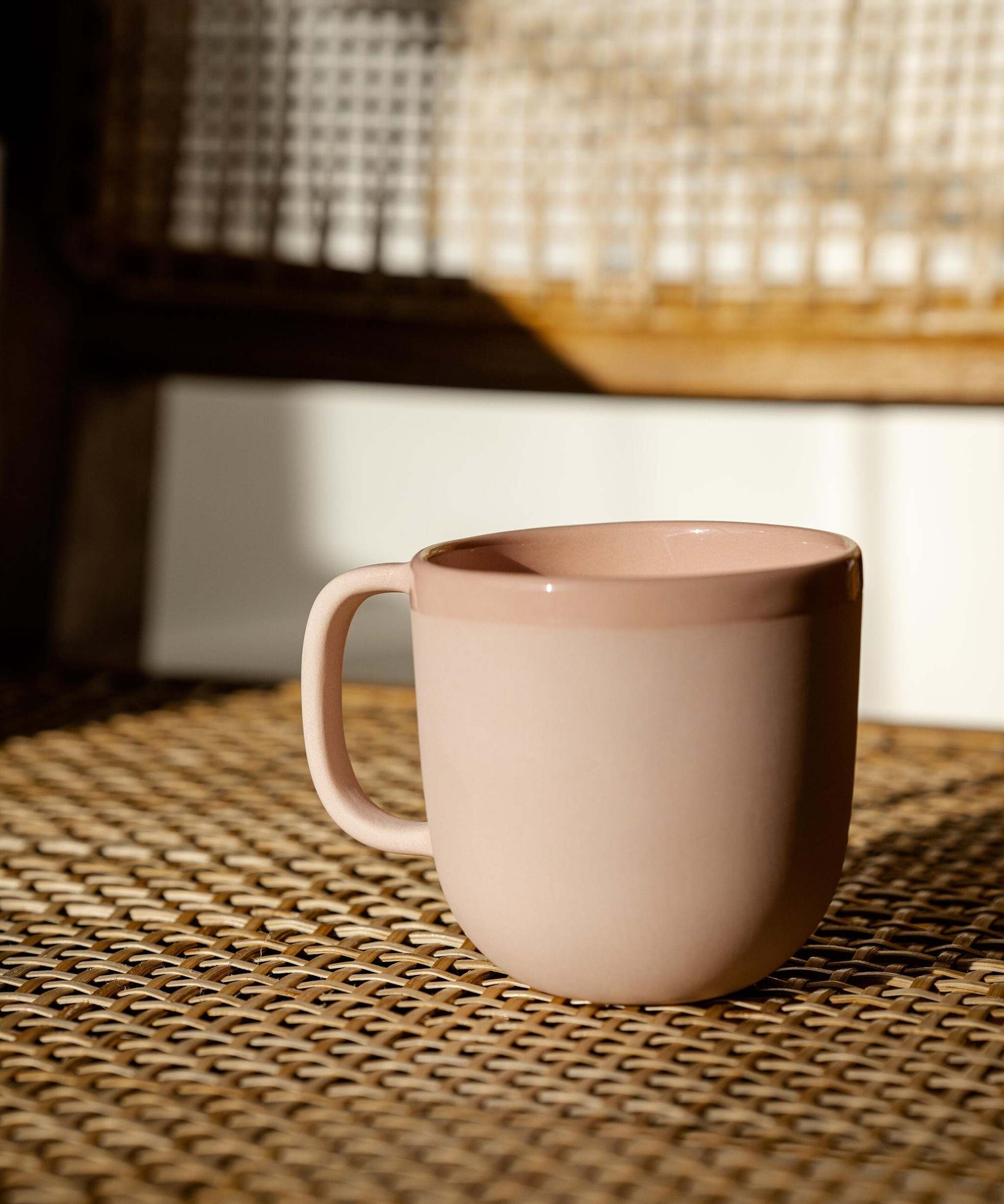 Kaffeetasse in Puderrosa