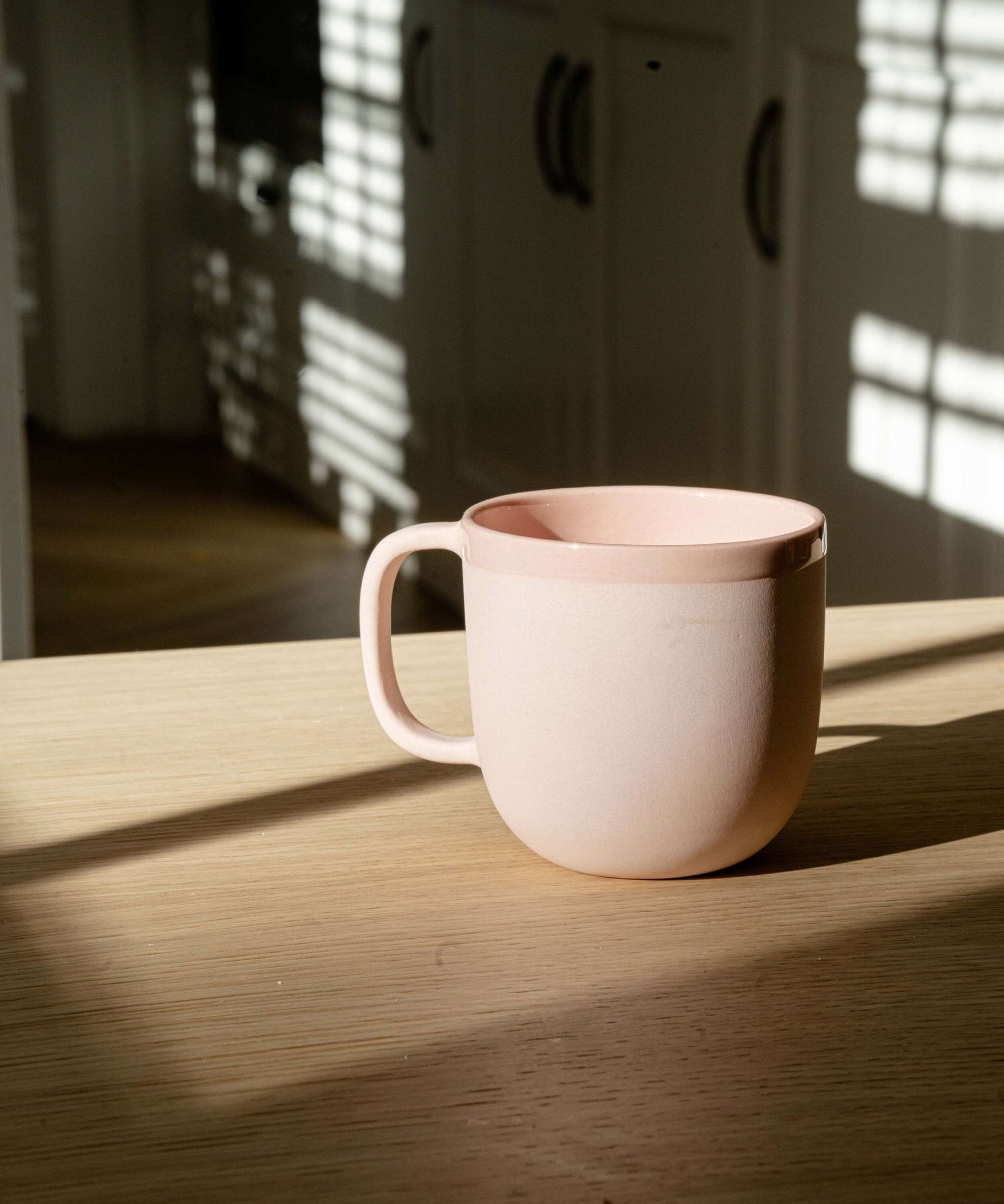 Kaffeetasse in Puderrosa