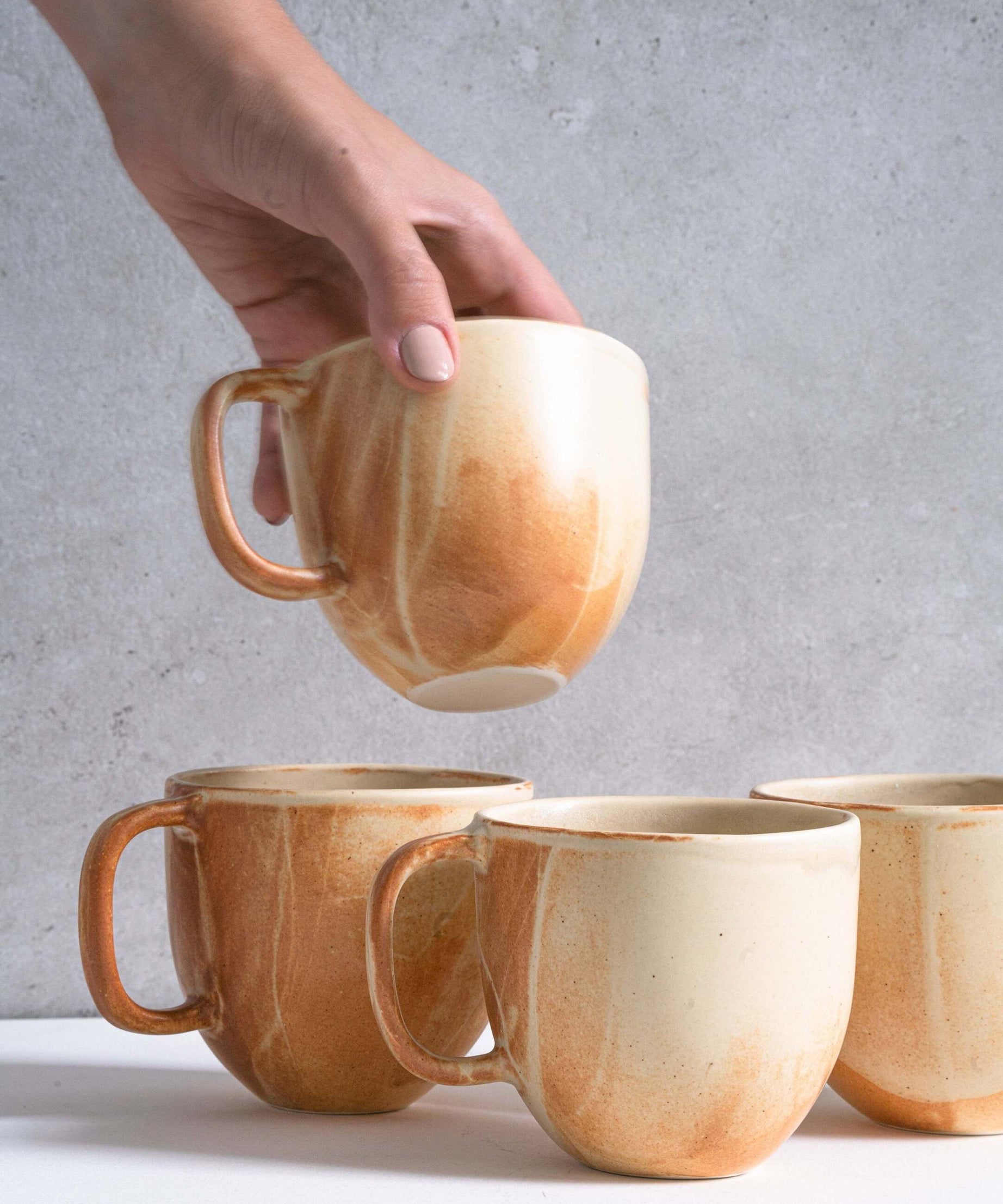 Steingut-Kaffeetasse Beige
