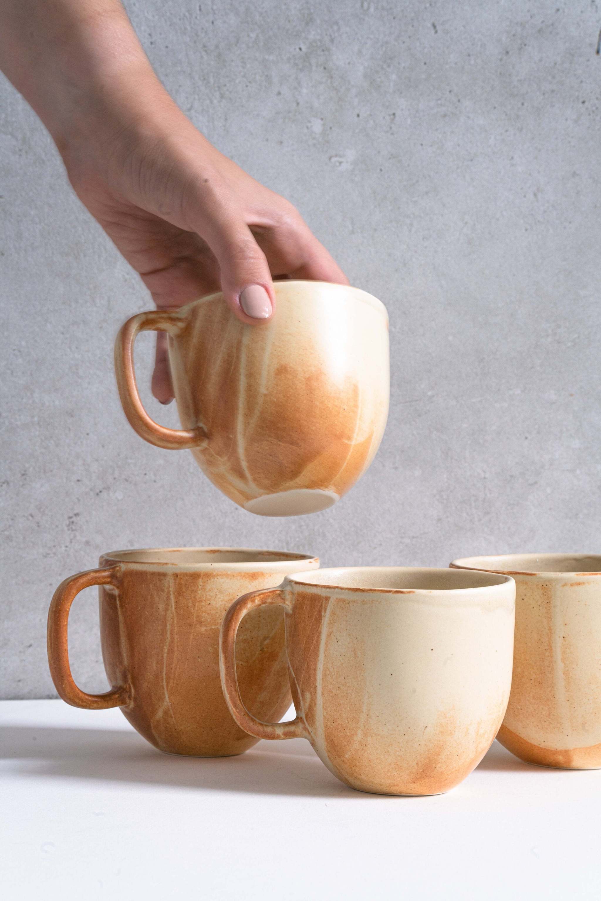 Steingut-Kaffeetasse Beige