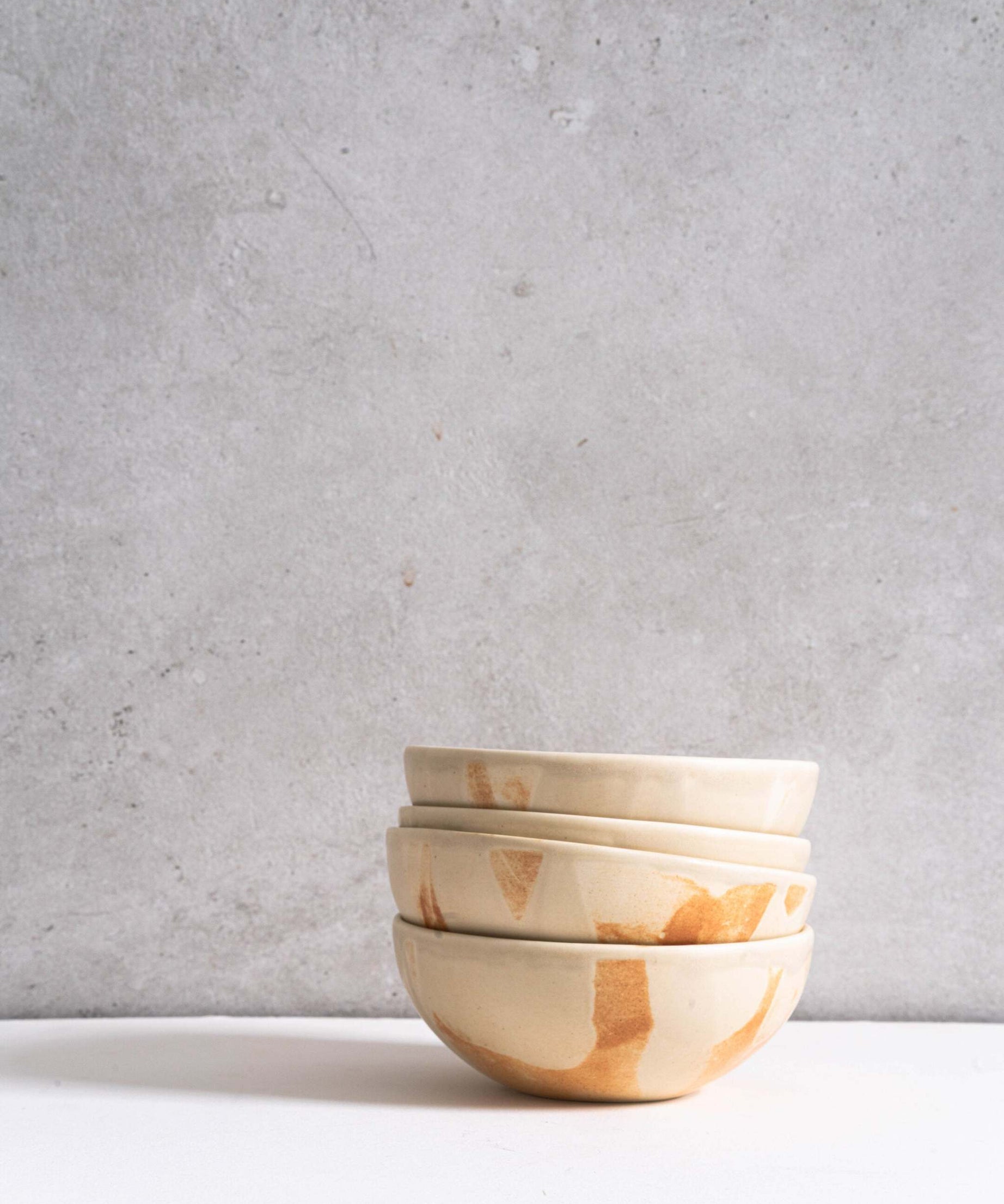 Beige matte Steingutschale
