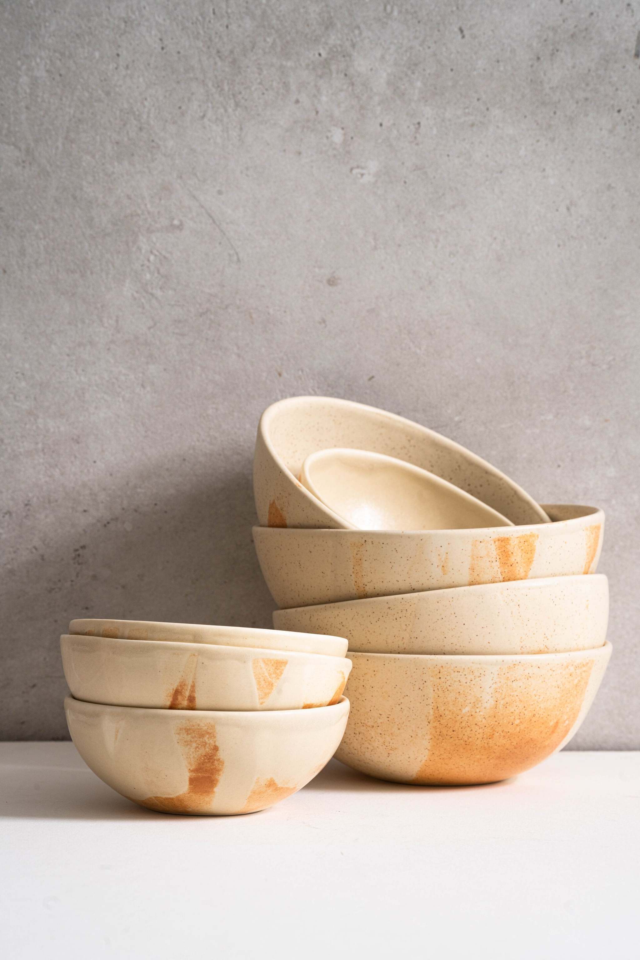 Beige matte Steingutschale