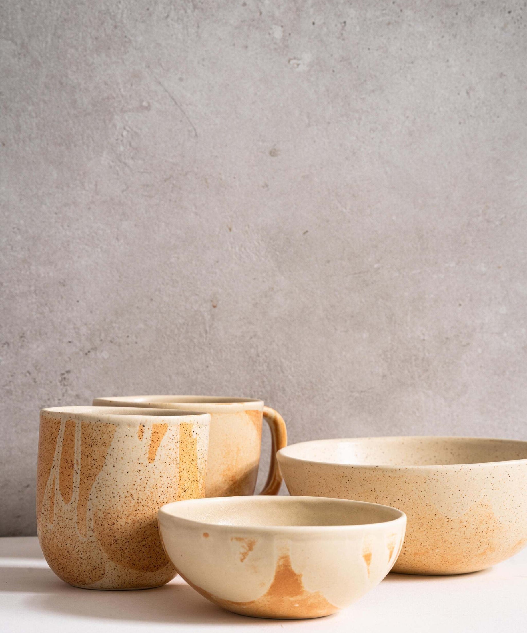 Beige matte Steingutschale