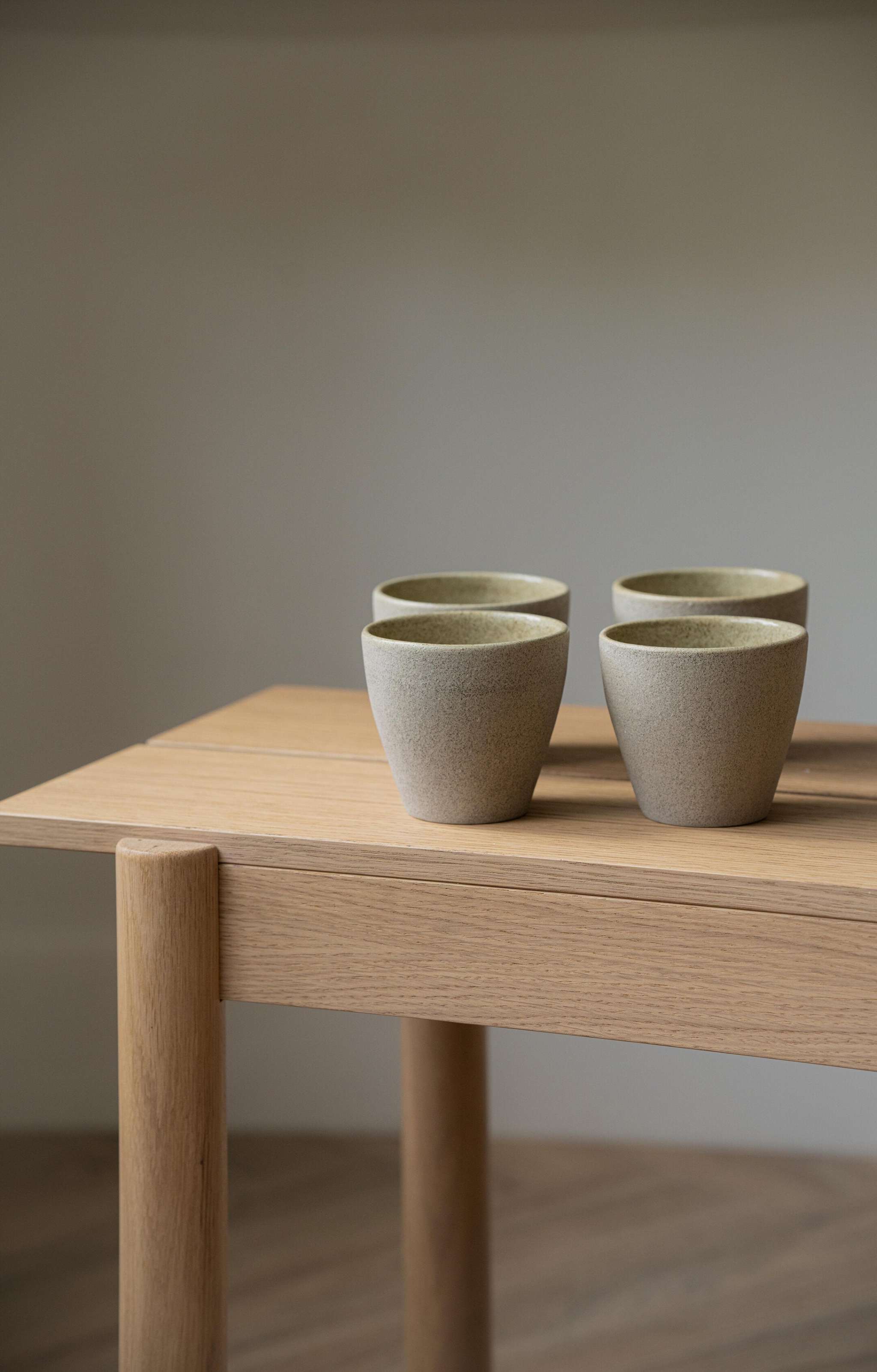 Steingut-Kaffeetasse Betonoptik