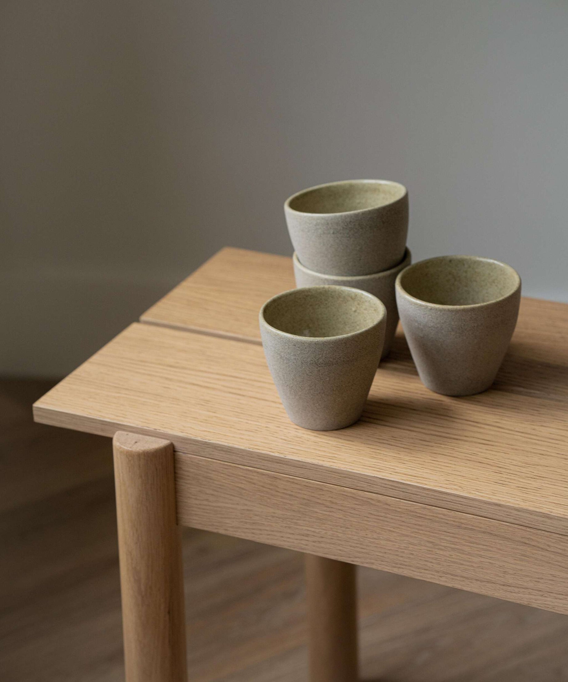 Steingut-Kaffeetasse Betonoptik