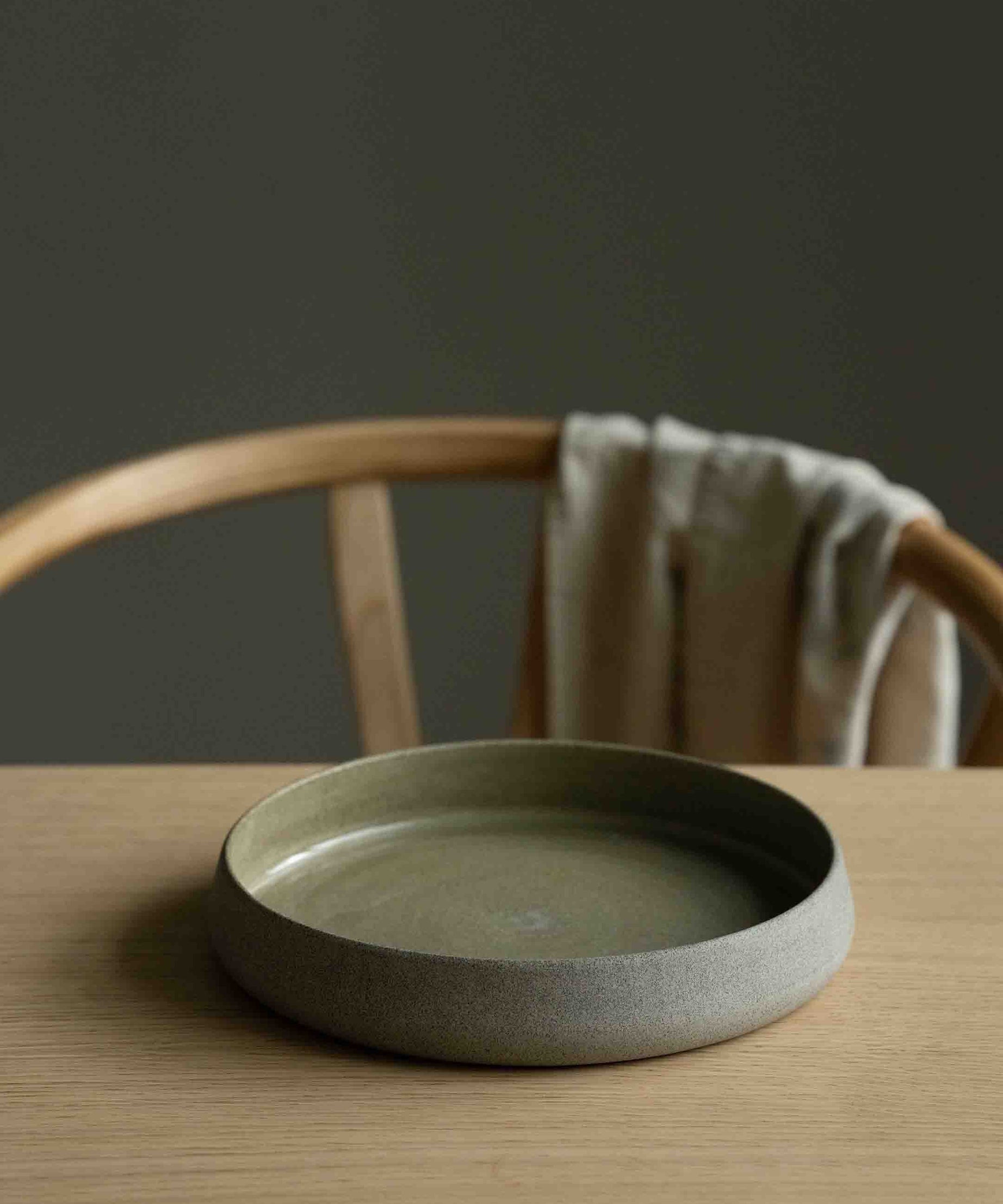 Handgemachtes Steingut-Geschirrset "Concrete"