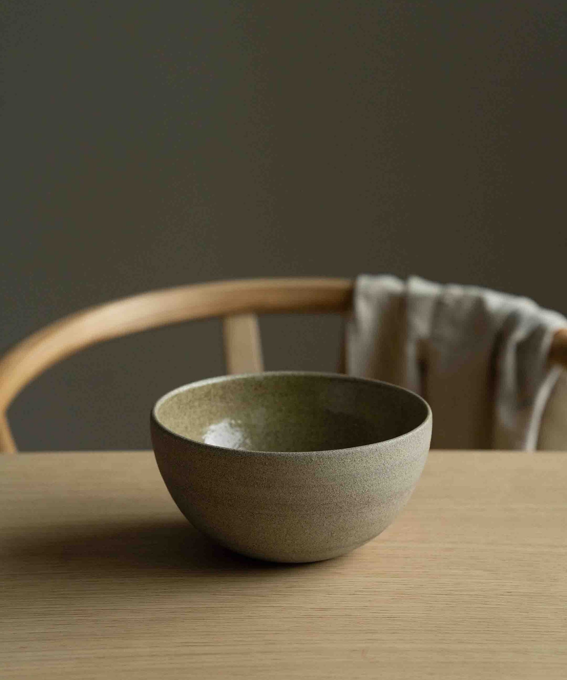 Handgemachtes Steingut-Geschirrset "Concrete"
