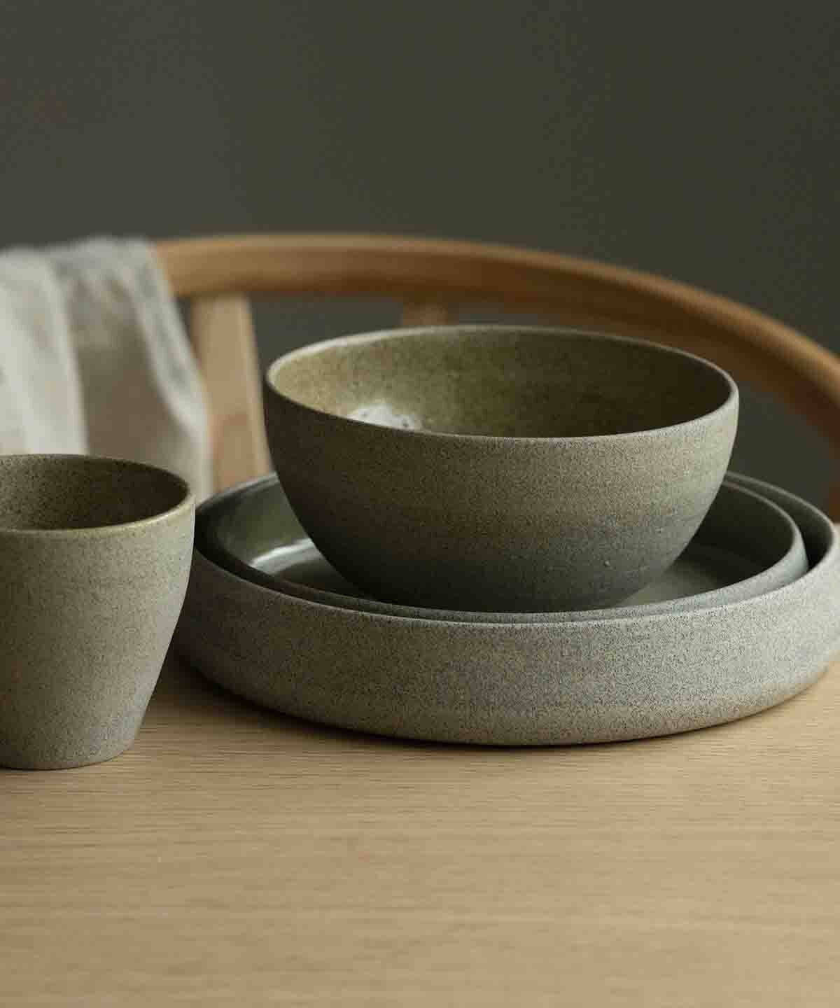 Handgemachtes Steingut-Geschirrset "Concrete"
