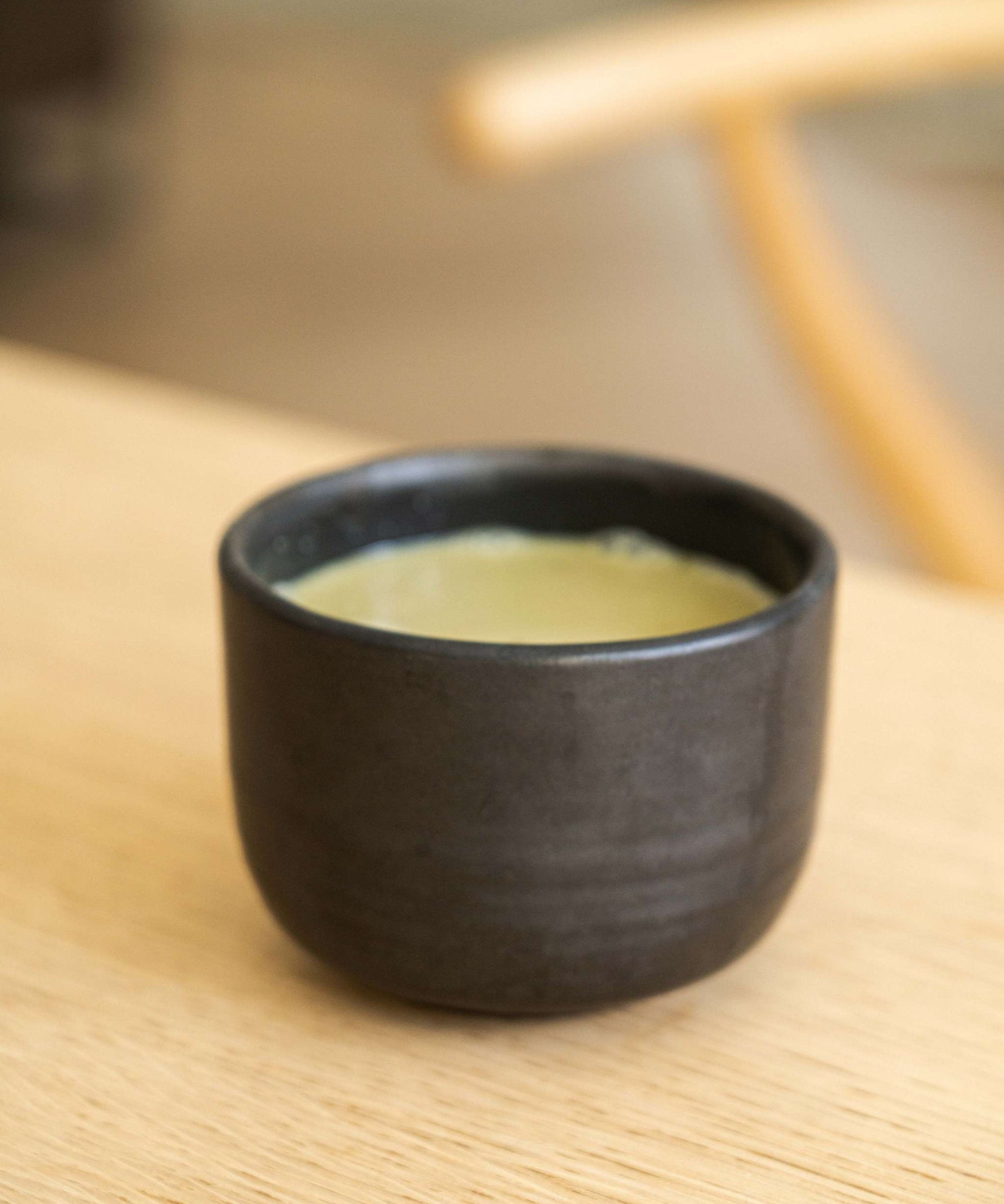 Matchaschale aus Steingut, schwarz