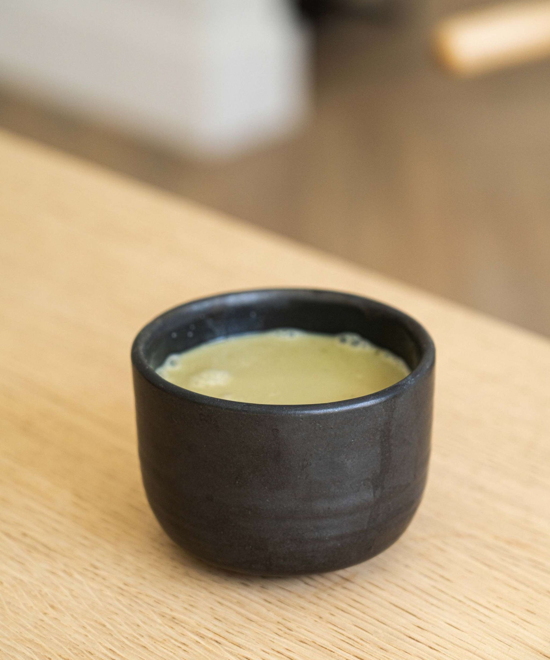 Matchaschale aus Steingut, schwarz