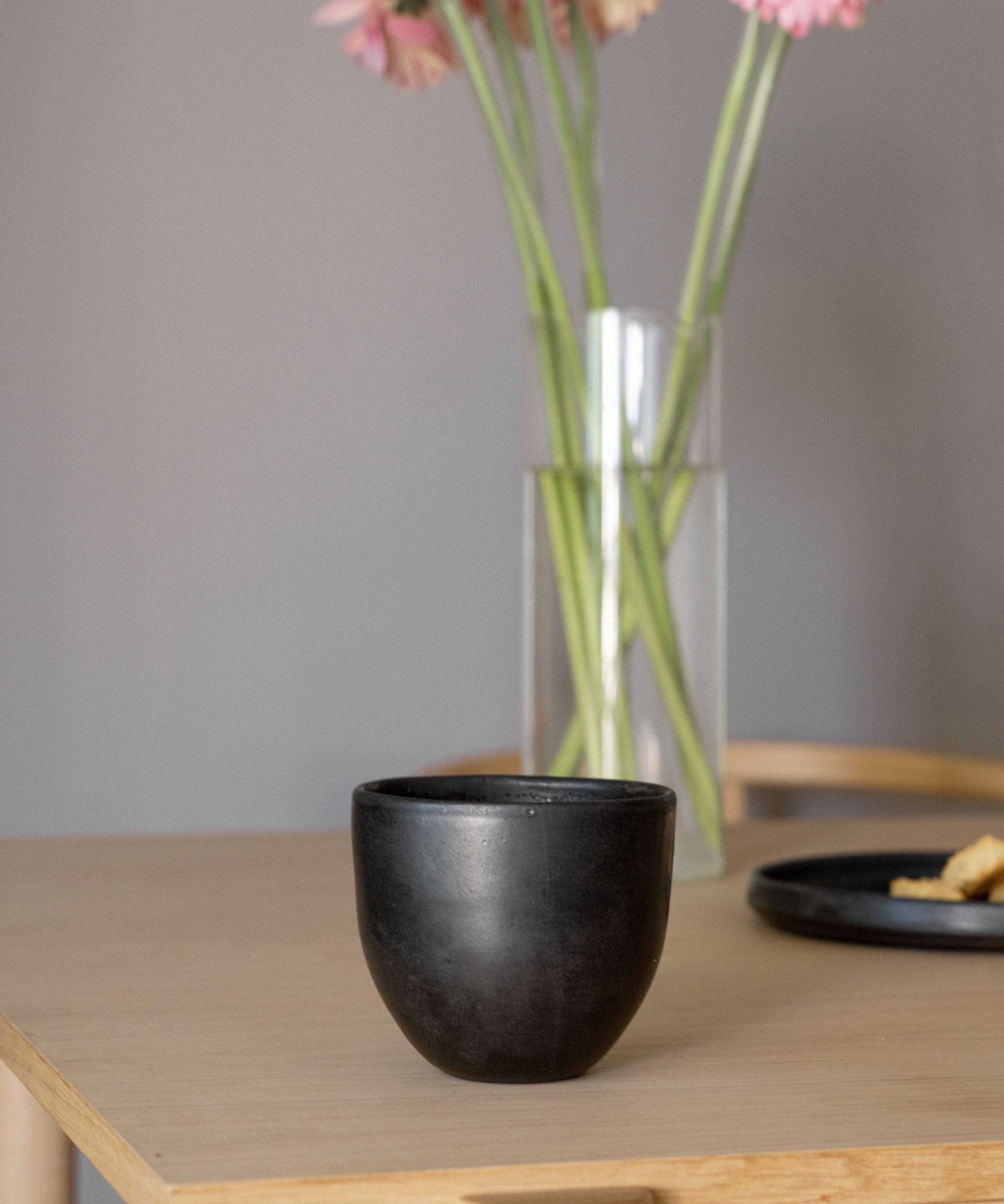 Handgemachte Kaffeetasse – Schwarz matte Keramik