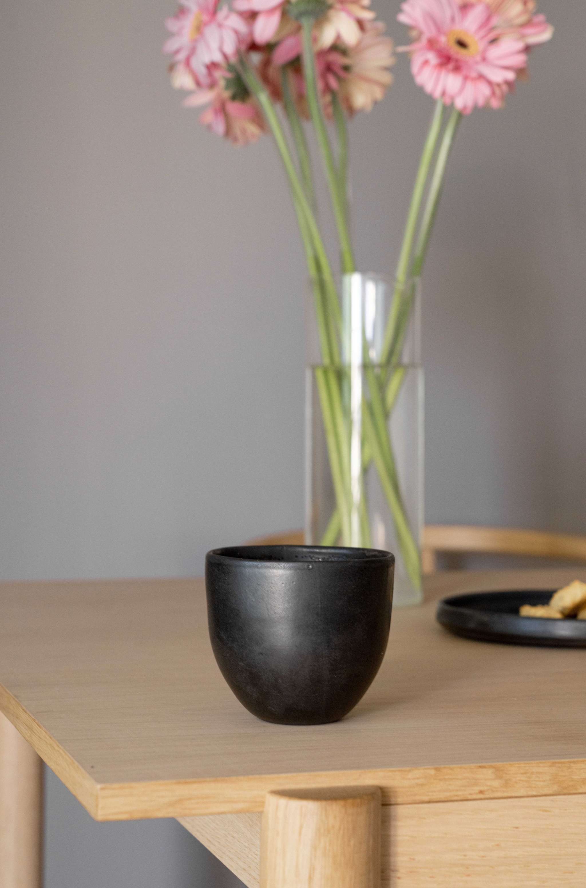 Handgemachte Kaffeetasse – Schwarz matte Keramik