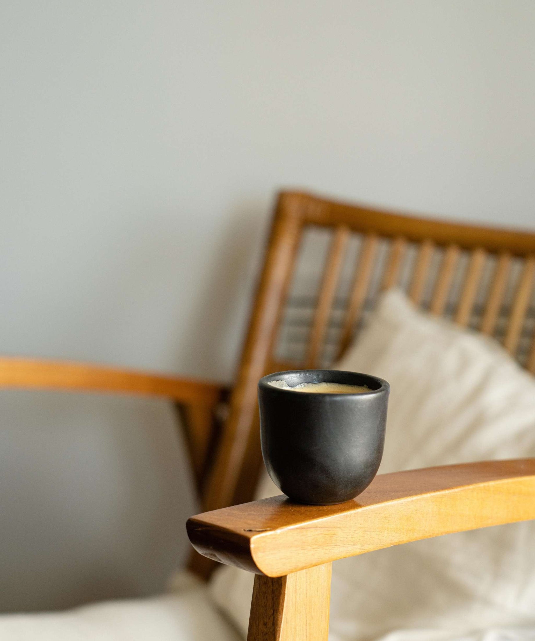Espresso-Tasse Schwarz - Handgemachte Espressotasse aus Steingut