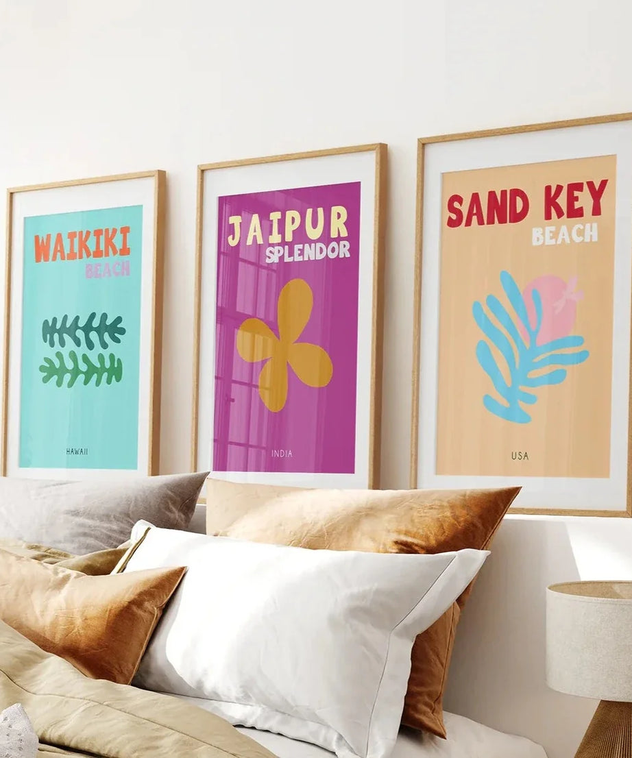 3 trendige Poster im Y2K-Stil. Thema: Sommerreise
