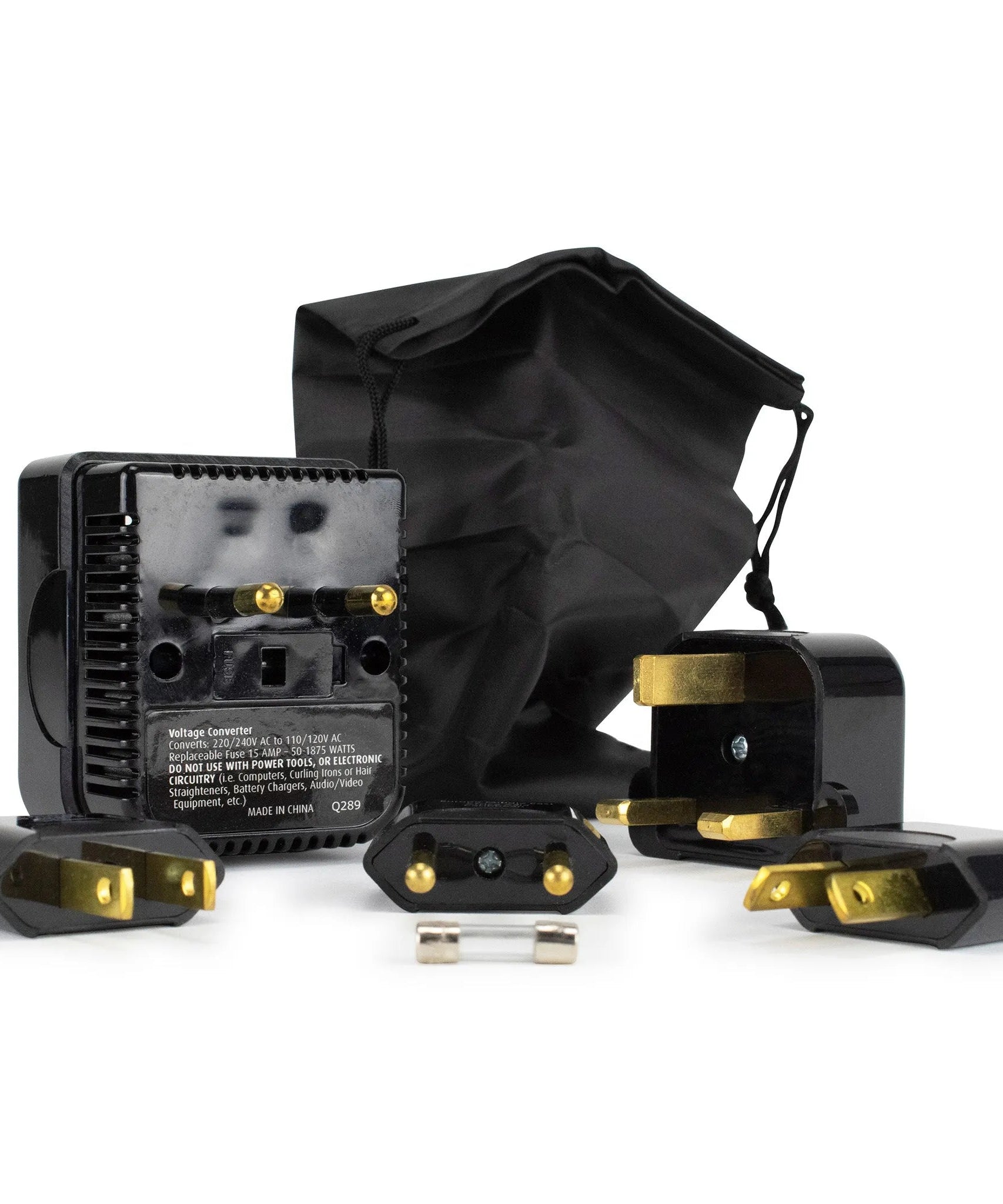 Reise-Abwärtsspannungswandler- und Adapter-Kit mit Beutel