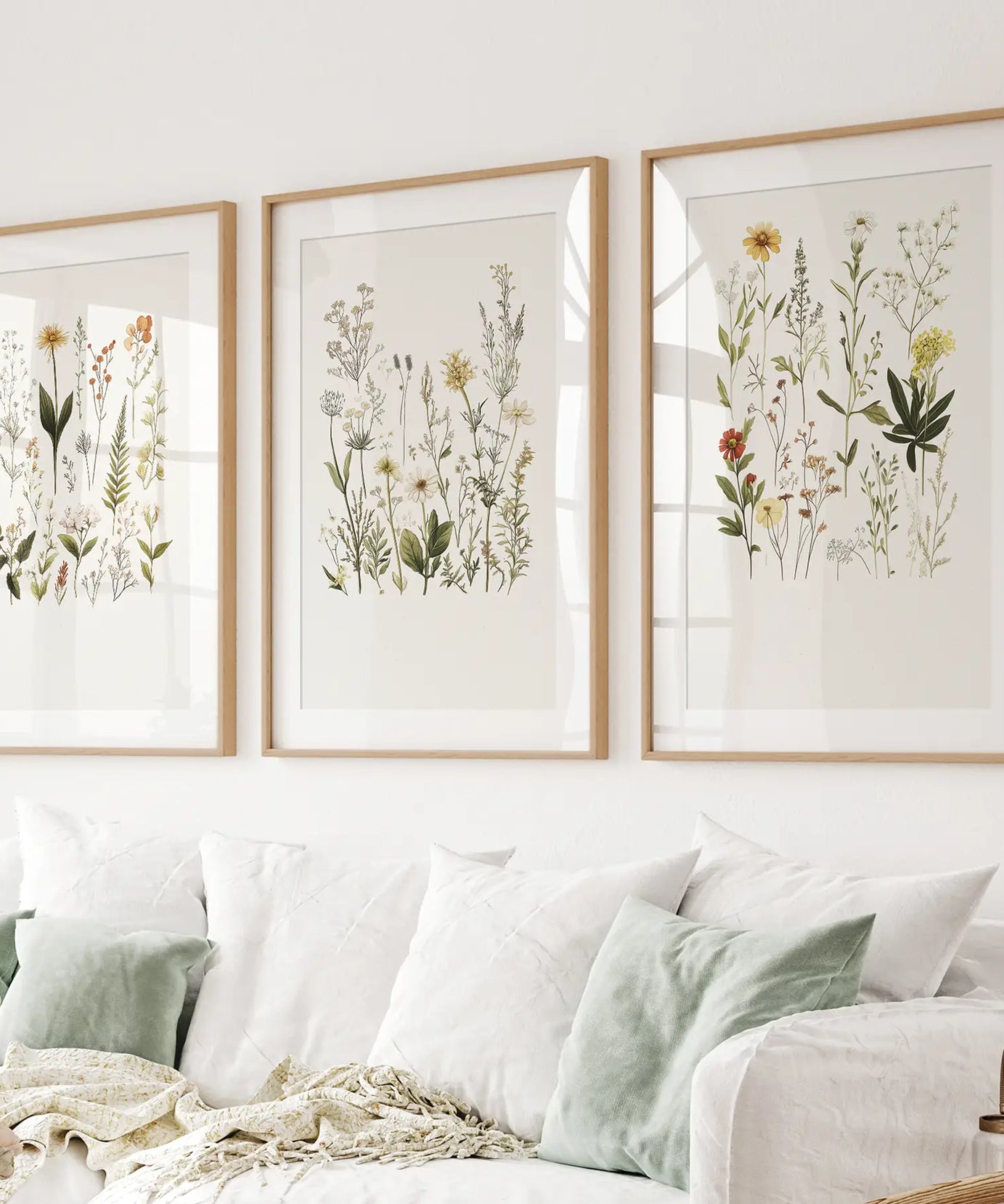 Aquarell-Set 3-teilig. Bunte Wildblumen-Drucke
