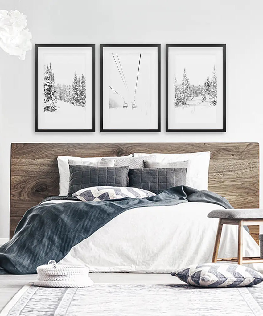 Winter Skifahren Schwarz Weiss Wandkunst. Skilift, verschneiter Wald