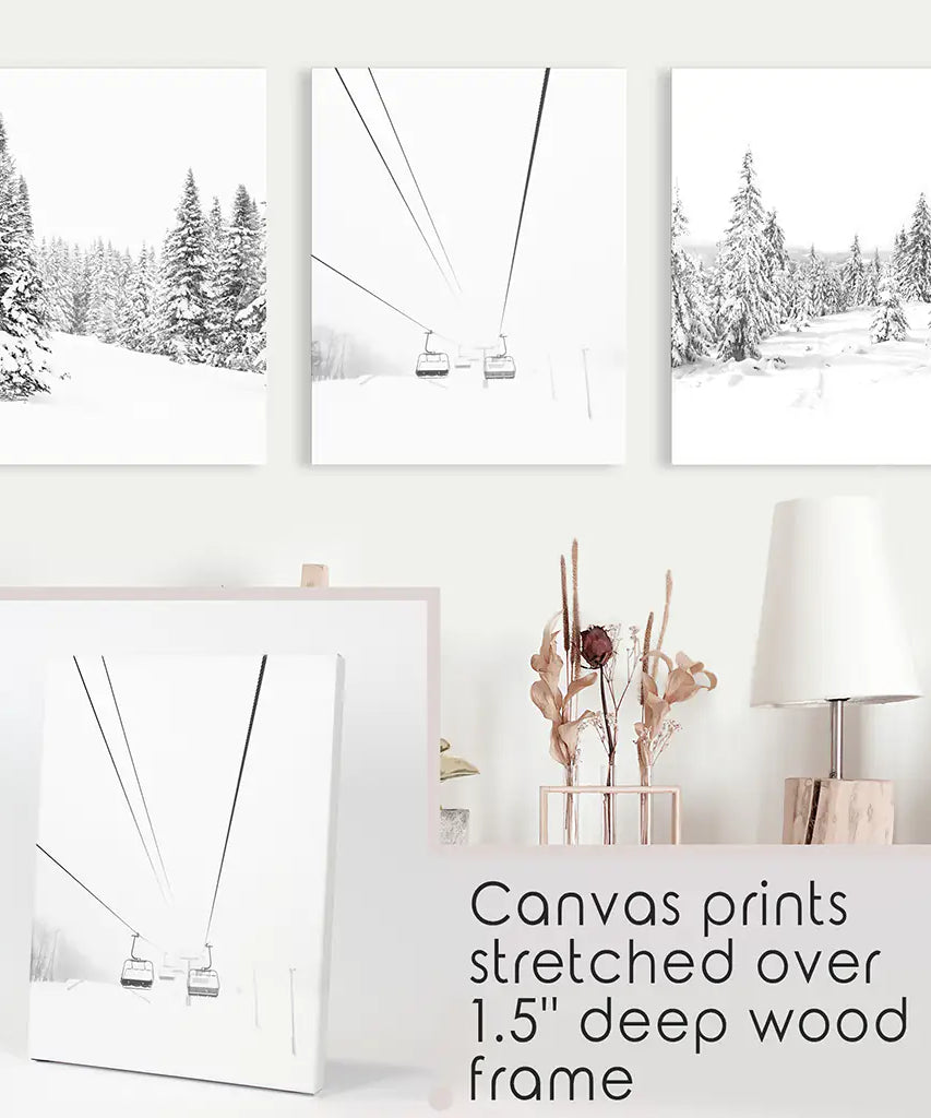 Winter Skifahren Schwarz Weiss Wandkunst. Skilift, verschneiter Wald