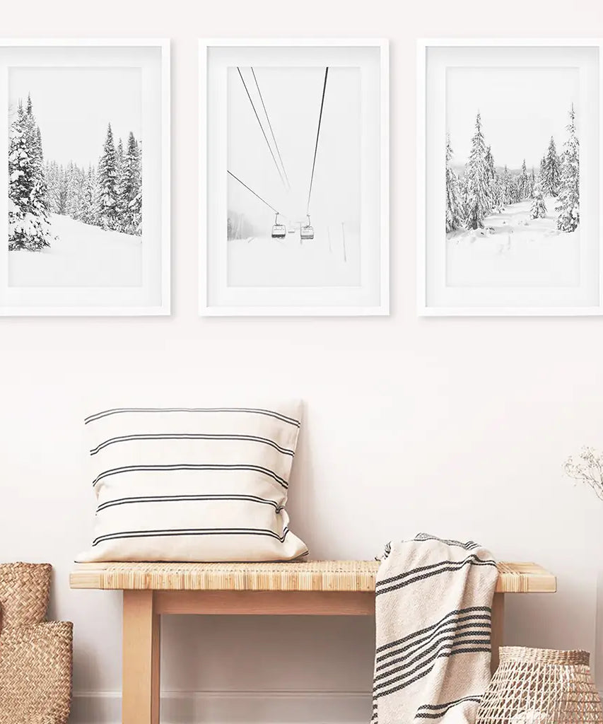 Winter Skifahren Schwarz Weiss Wandkunst. Skilift, verschneiter Wald
