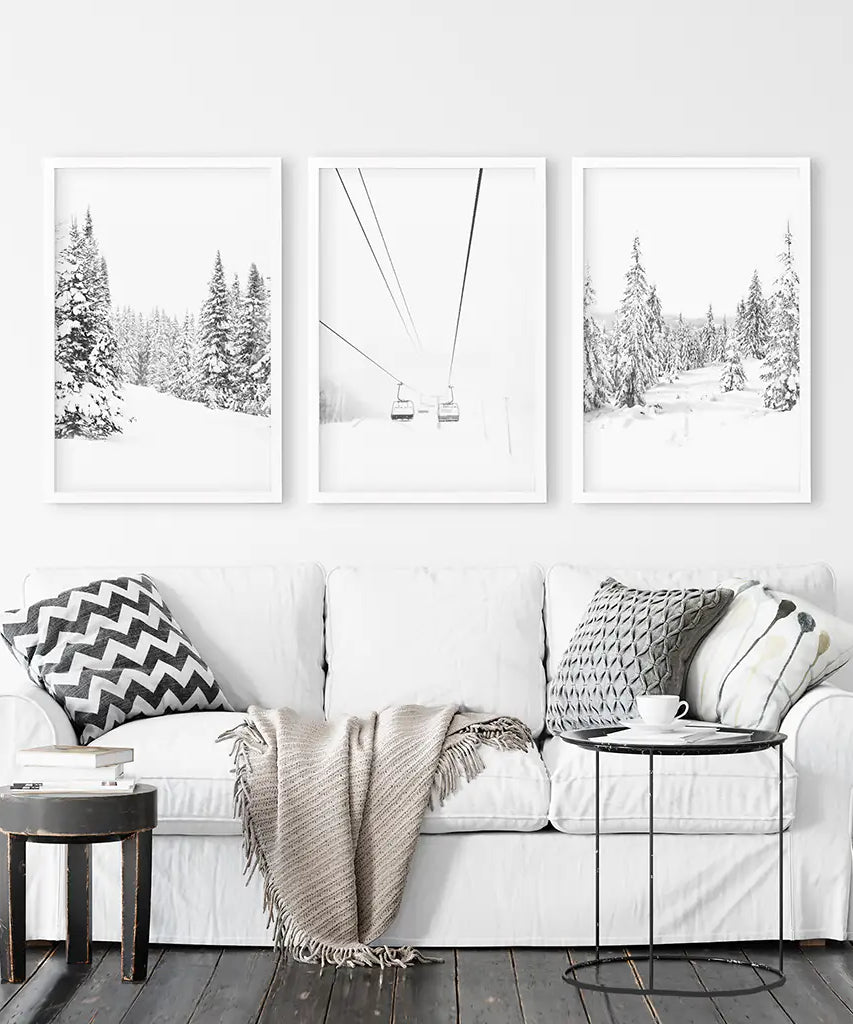 Winter Skifahren Schwarz Weiss Wandkunst. Skilift, verschneiter Wald